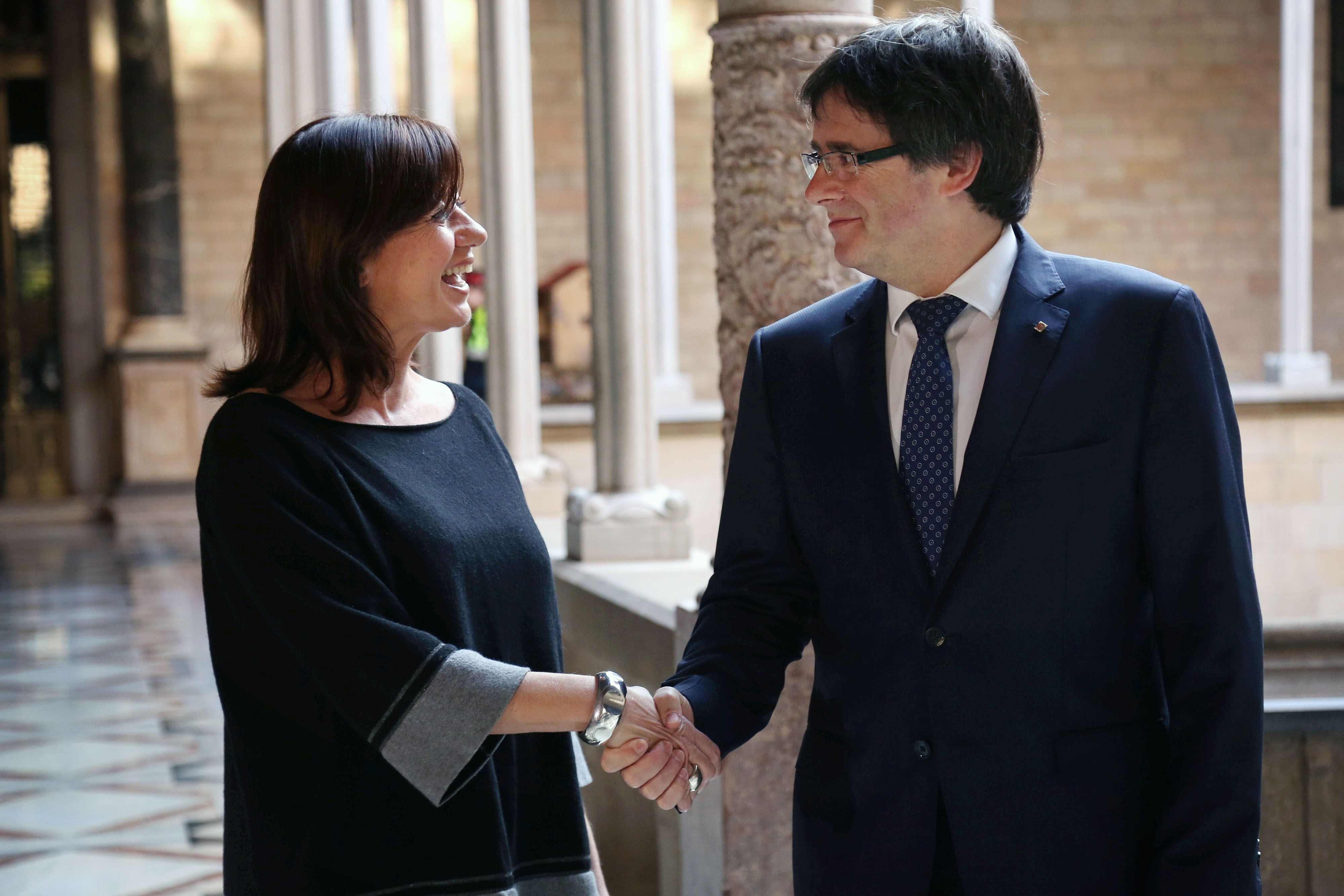 Juego de tronos presidenciales para aguar la cumbre con Puigdemont en València
