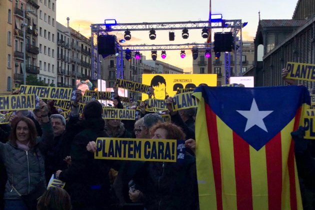 ELNACIONAL cartells plantem cara jxcat marina fernandez ELNACIONAL cartells plantem cara jxcat marina fernandez