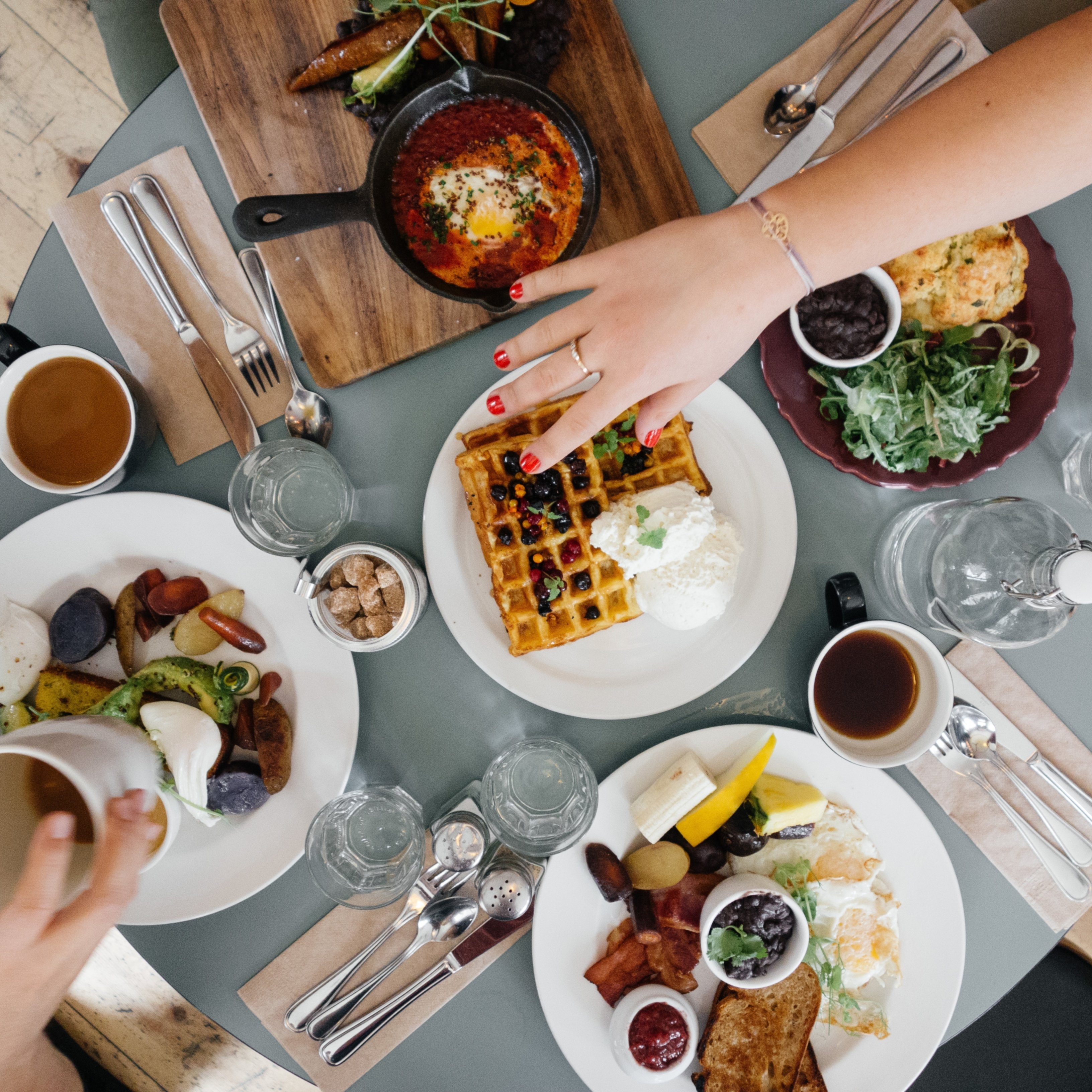 El impacto en tu salud de hacer las comidas más tarde