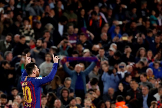 Messi Celebración Gol Barça Levantando EFE