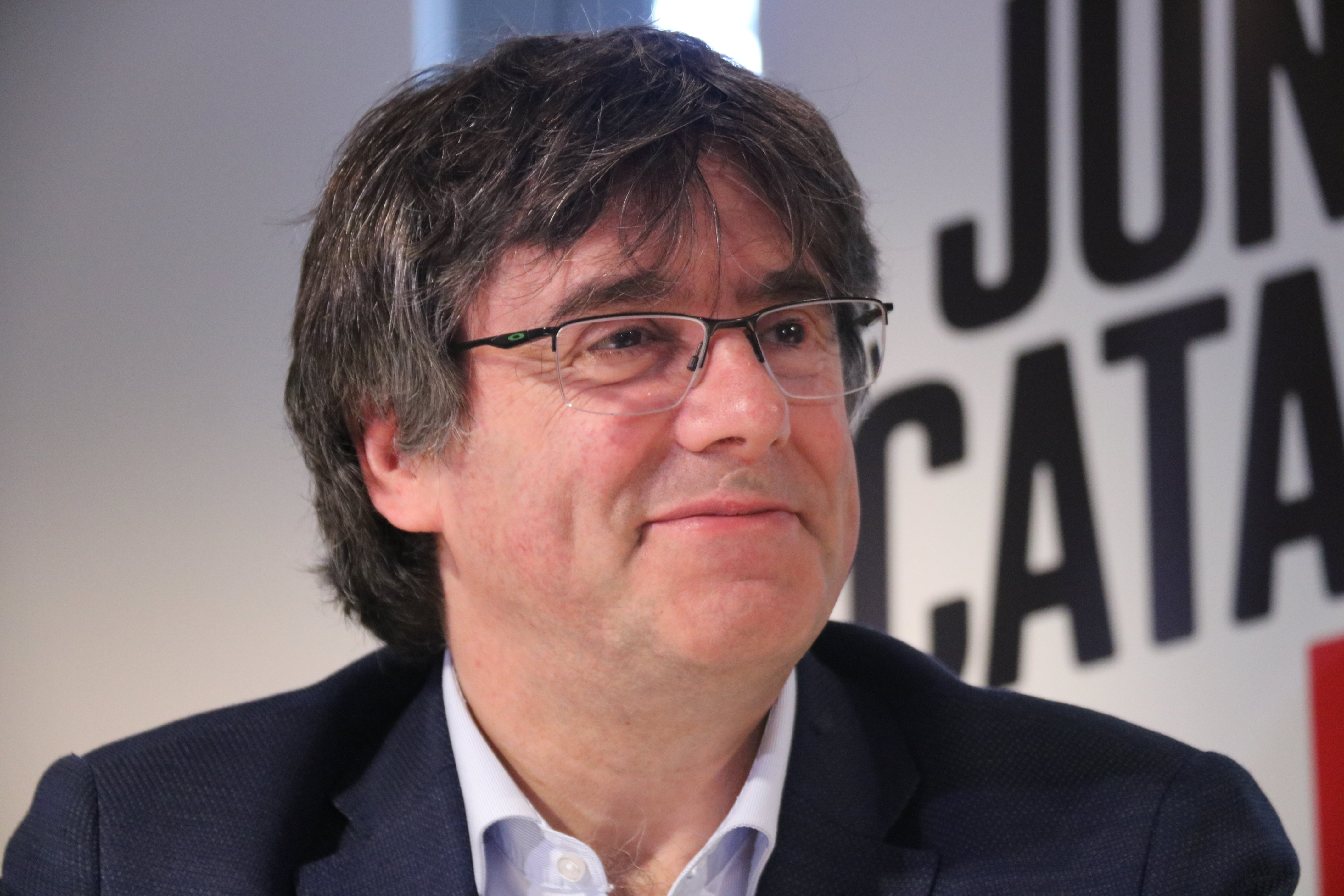 Recogida de firmas para que el Supremo anule el veto de la JEC a Puigdemont