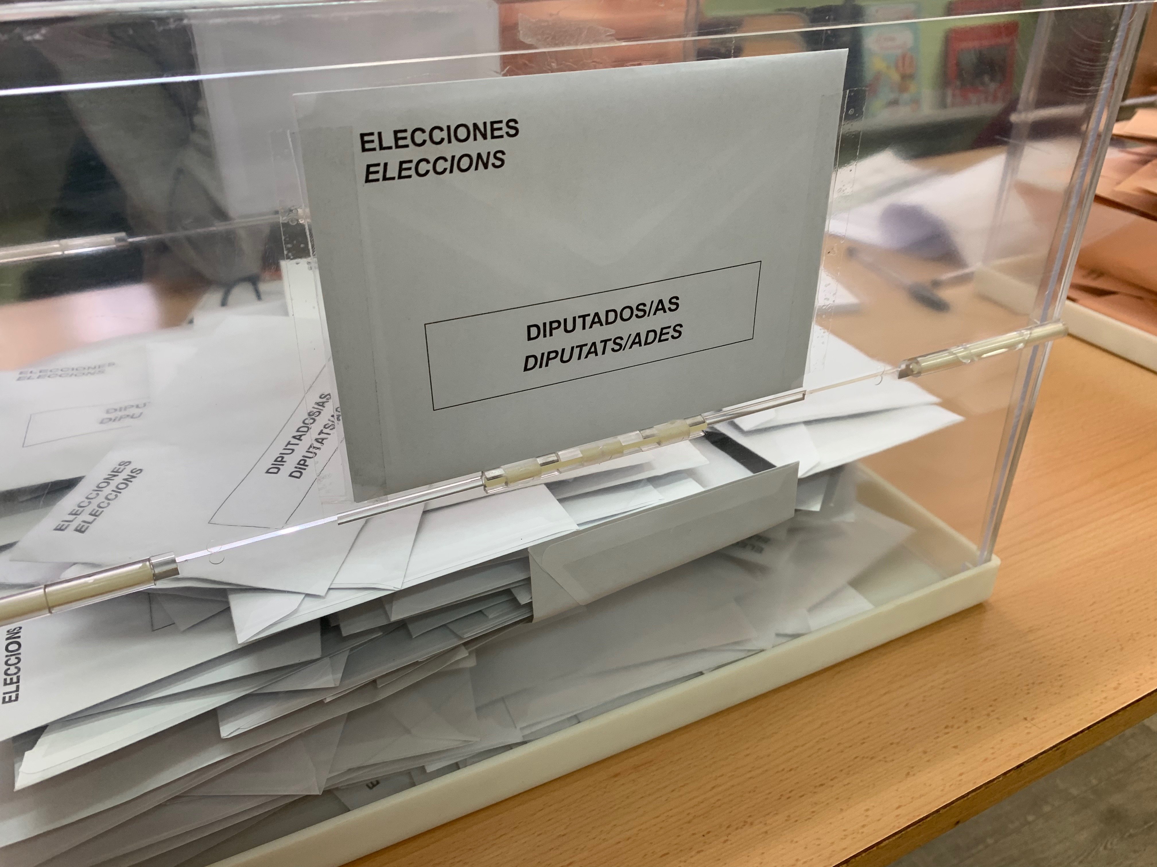 Massive 18% rise in Catalan voter turnout as Spaniards flock to the polls