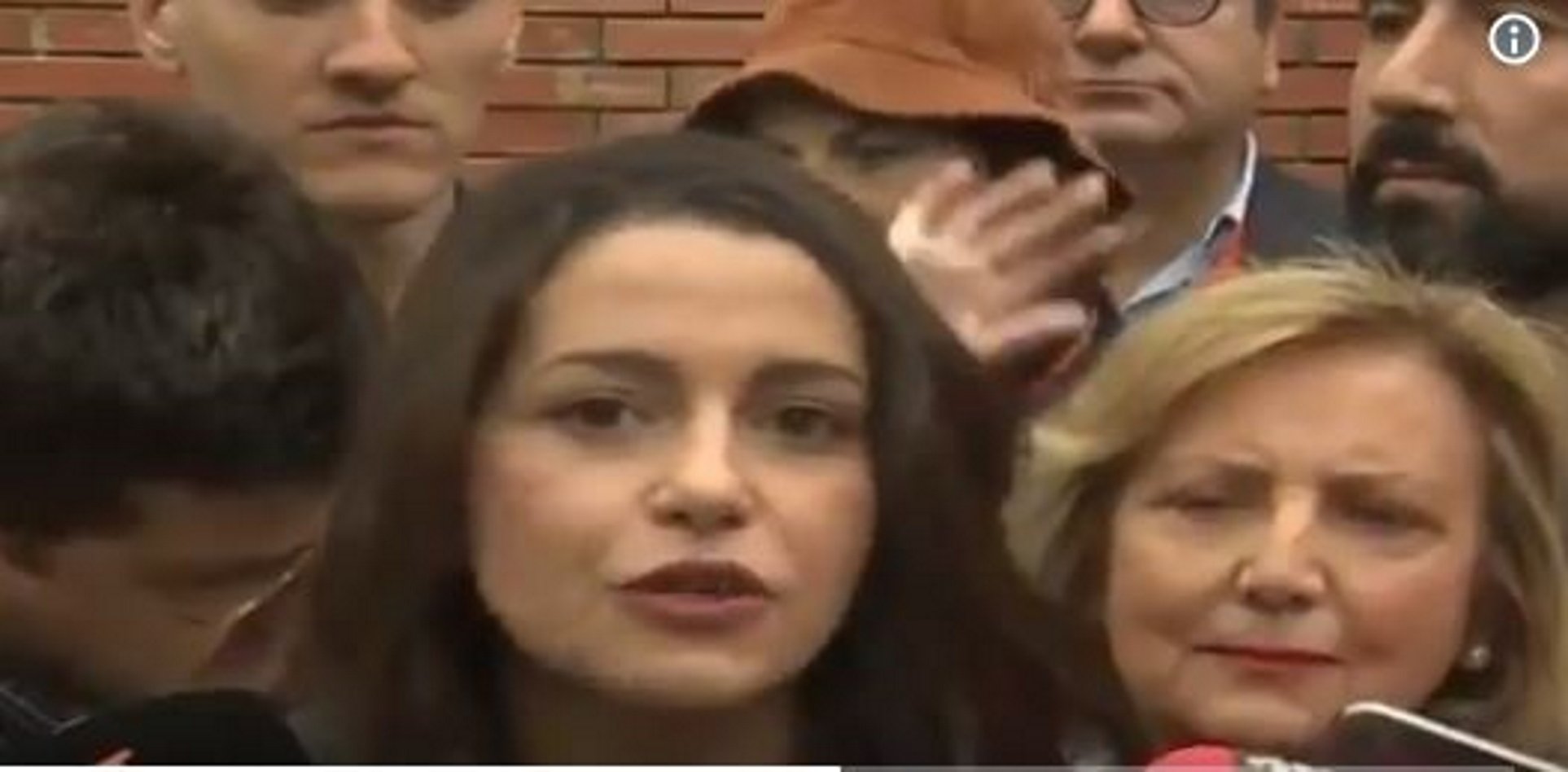 La impactante reacción de una señora (después de oír a Arrimadas)