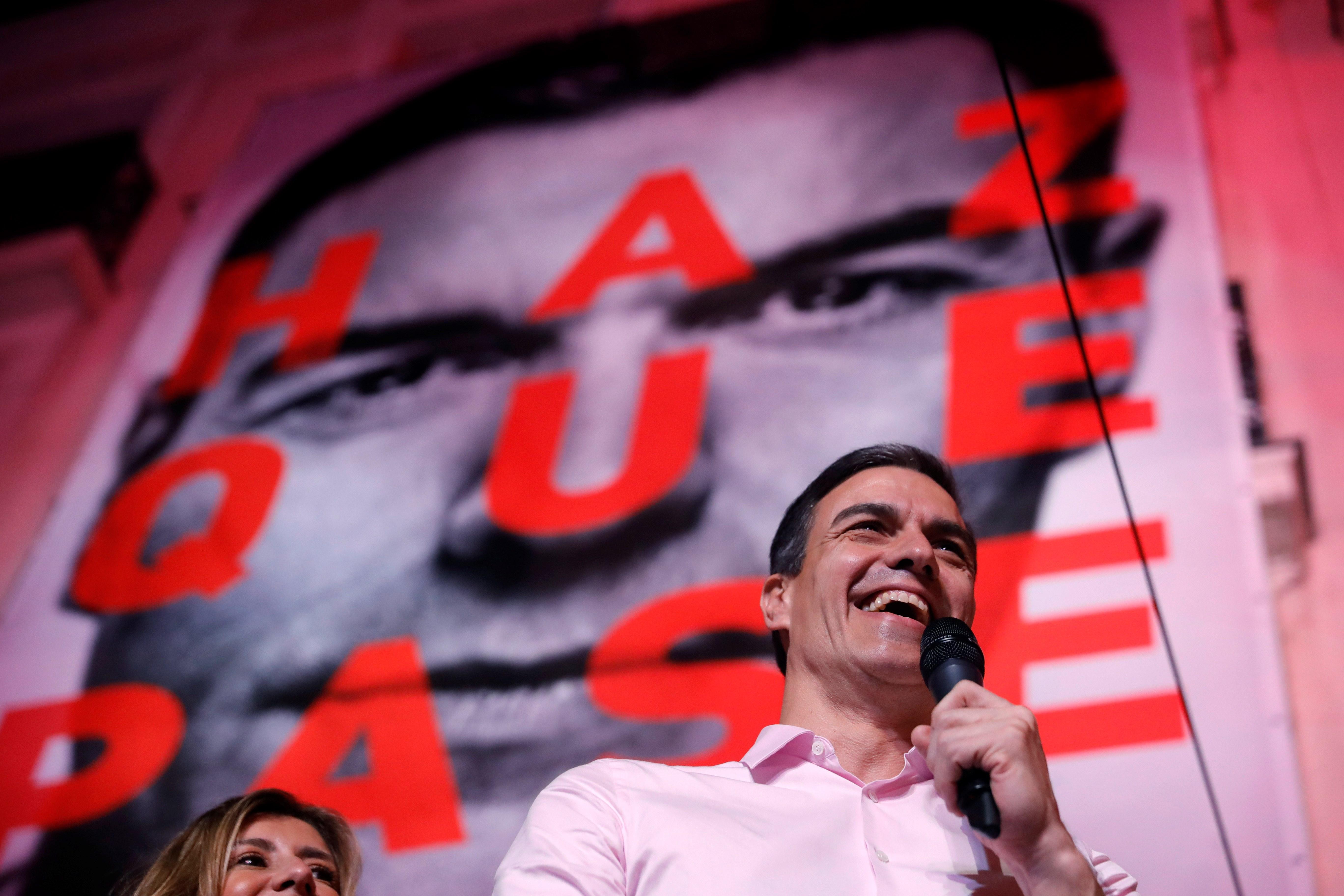 Sánchez surt reforçat i pot triar nou soci de govern: també suma amb Rivera