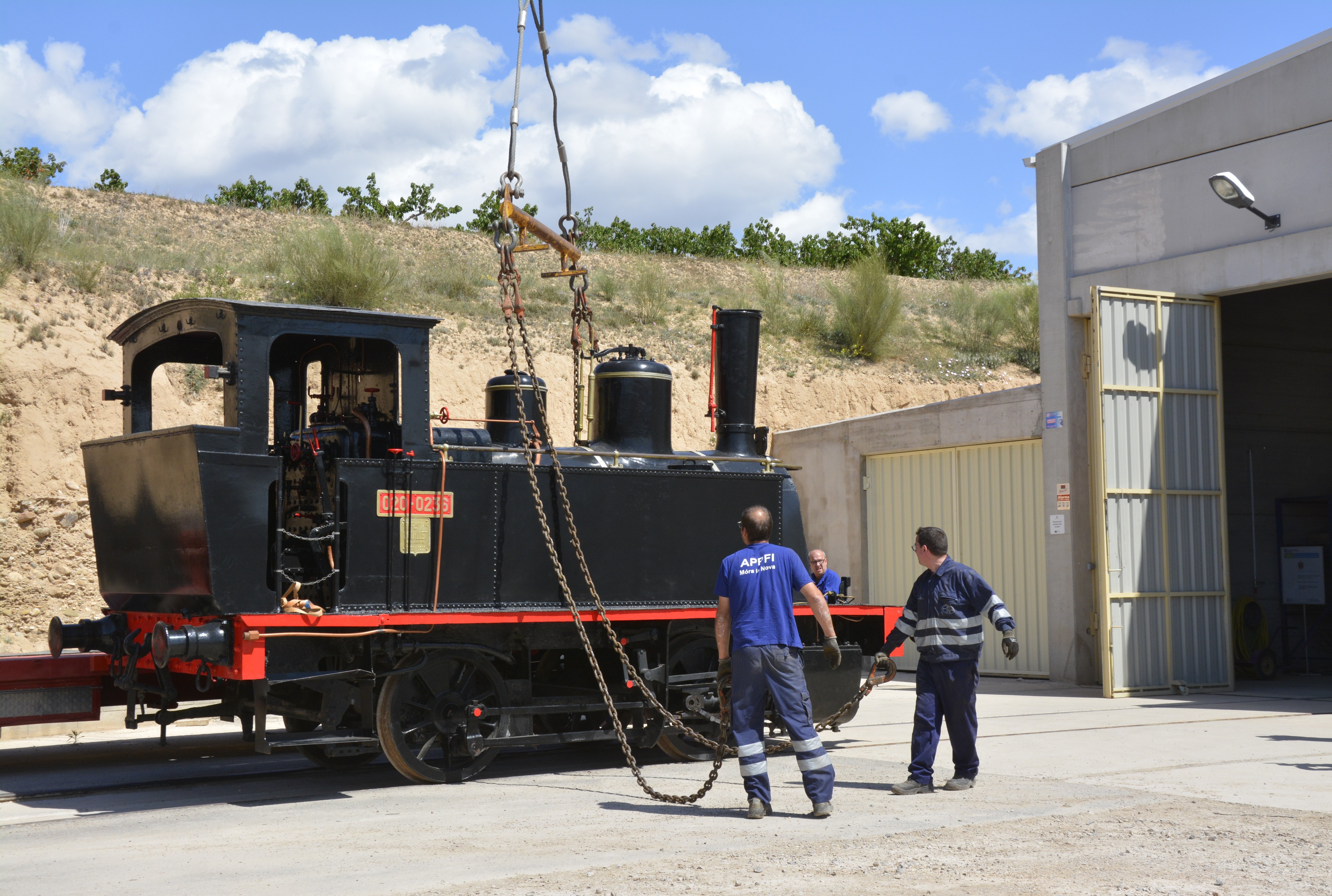 El tren de vapor, a punt de retornar a Móra la Nova