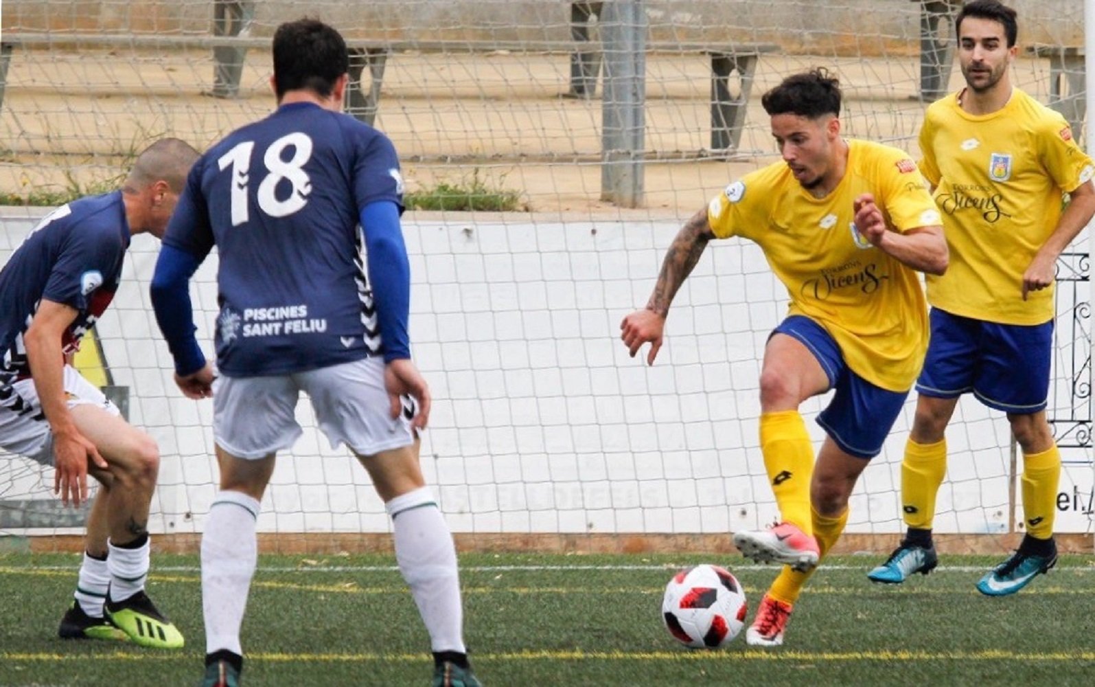 Juanito, del Castelldefels, un defensa que quan marca són golassos de traca i mocador