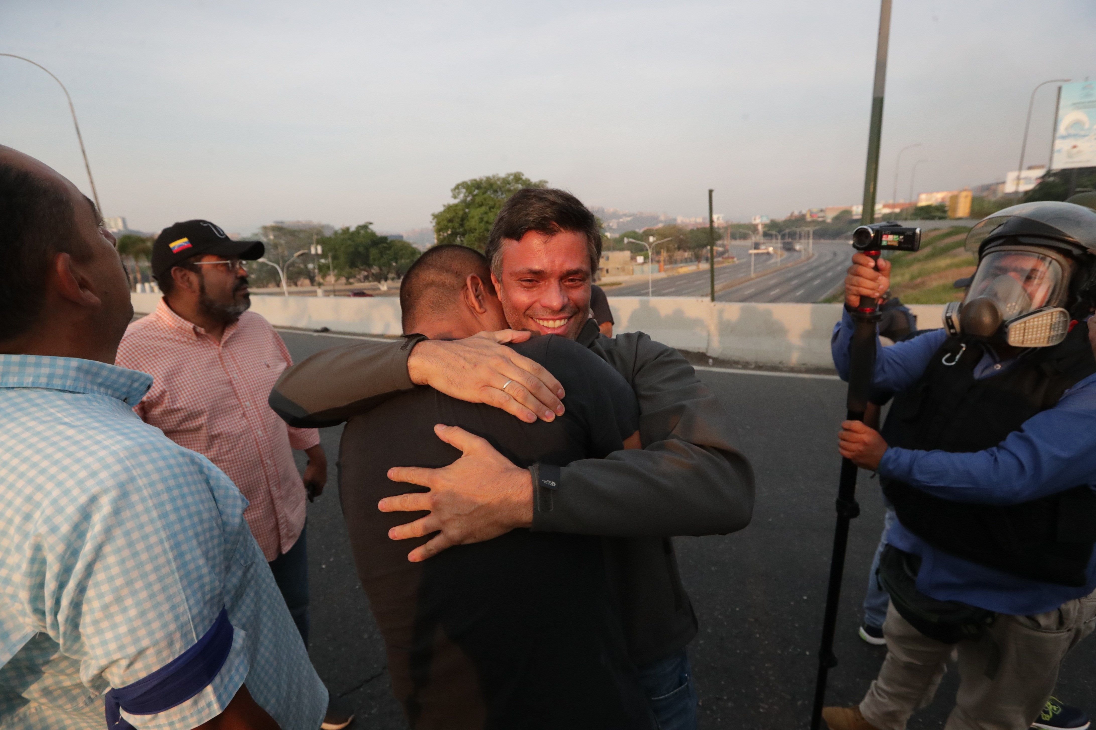 Leopoldo López y su familia dejan embajada de Chile y se van a la de España