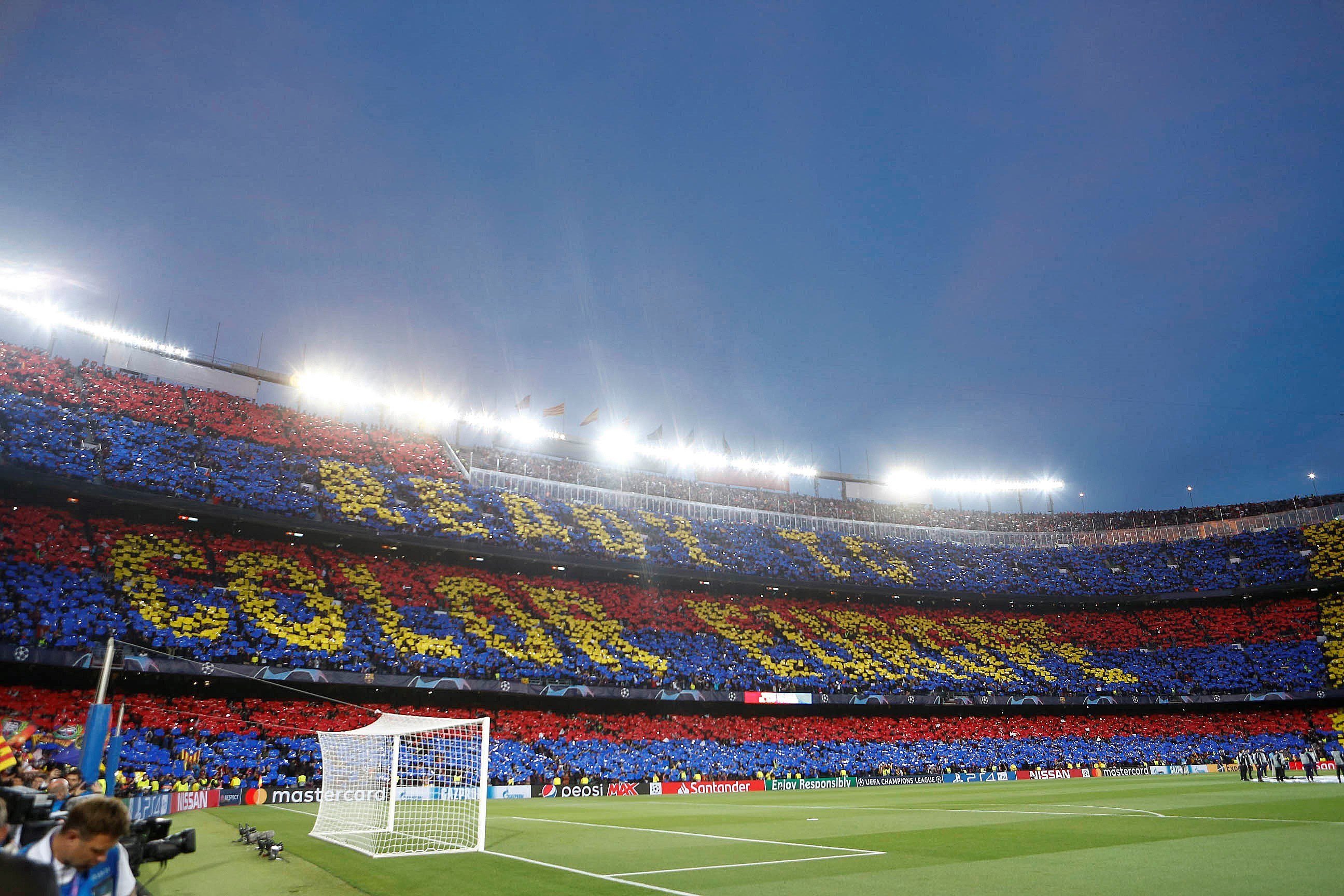 Así ha sido el espectacular mosaico del Barça para recibir al Liverpool