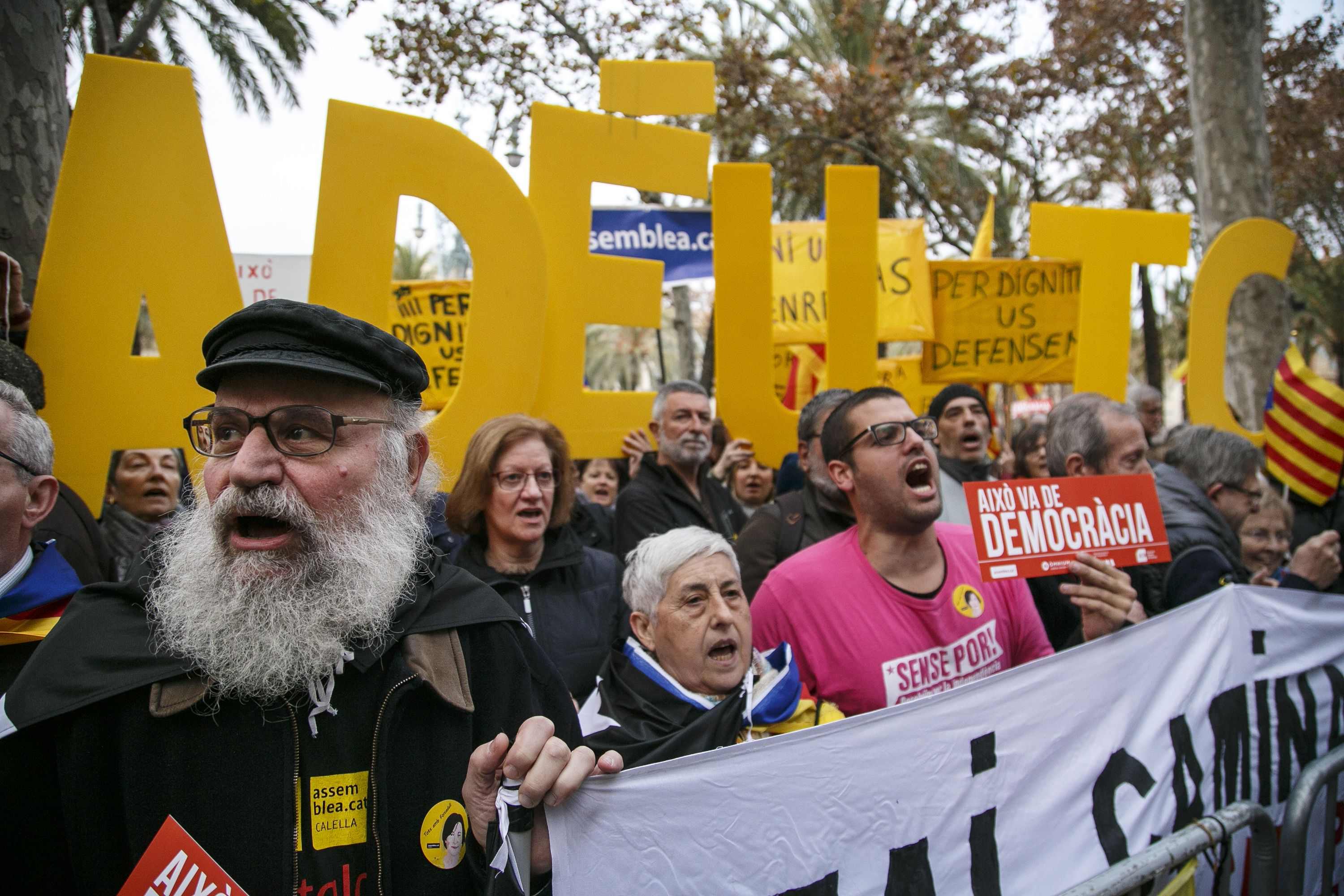 El sobiranisme exhibeix unitat i múscul per acompanyar Forcadell