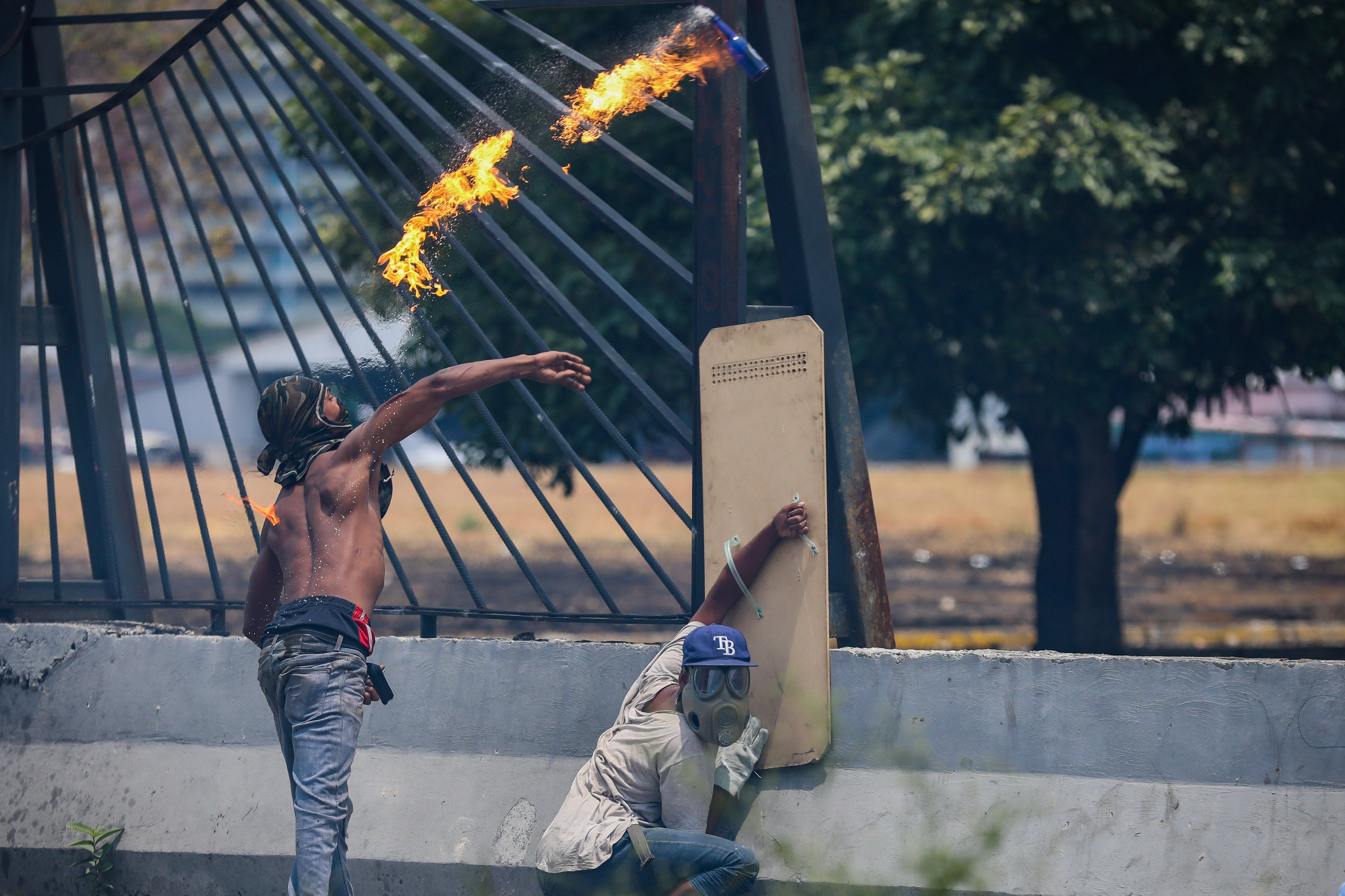 Suben a cuatro los muertos durante los enfrentamientos en Venezuela