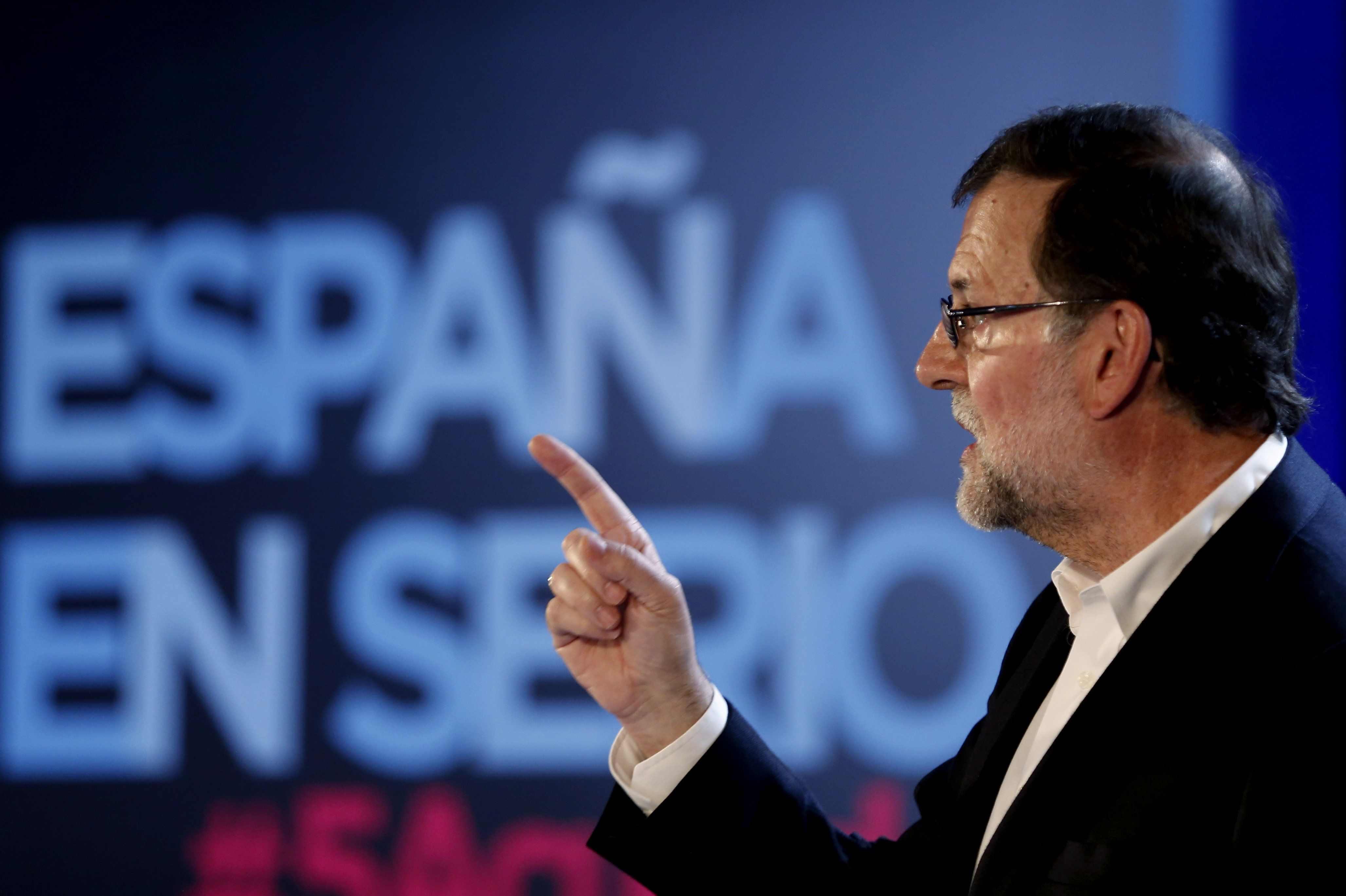Rajoy tuitea a Sánchez para pedirle de nuevo la gran coalición