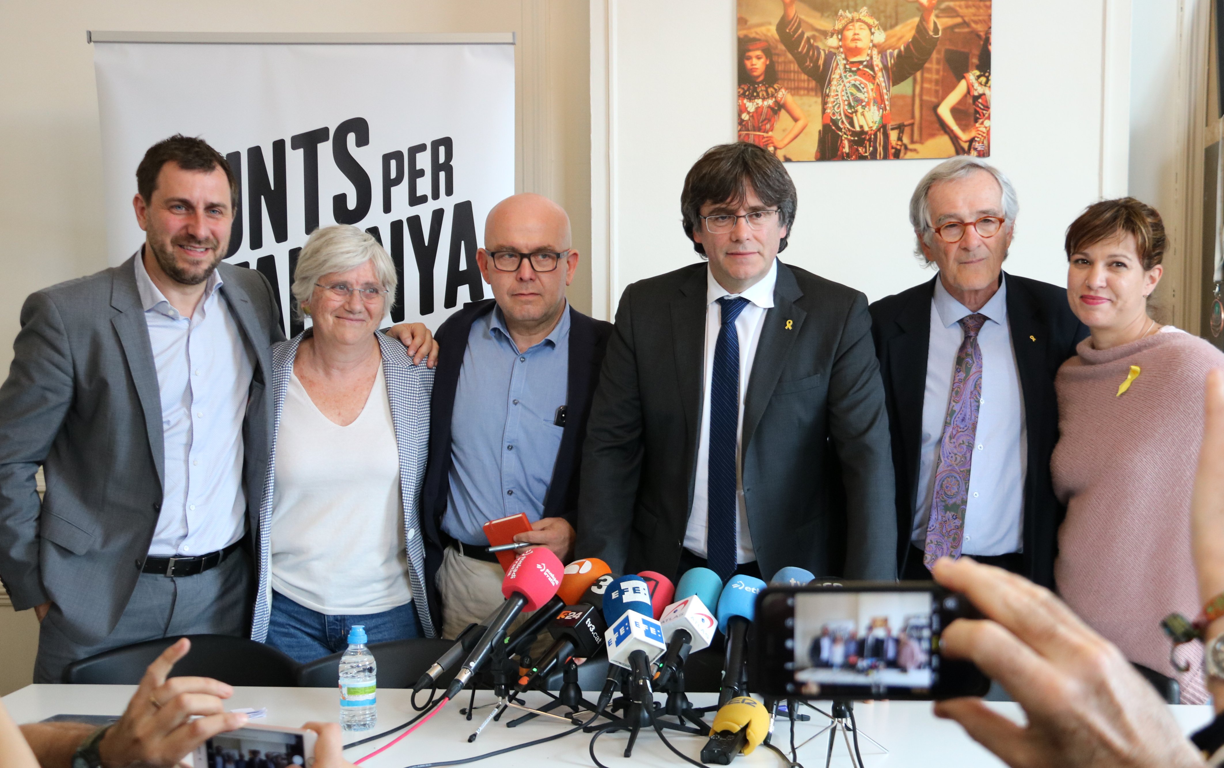 Así ha celebrado Boye la decisión sobre la candidatura de Puigdemont a las europeas