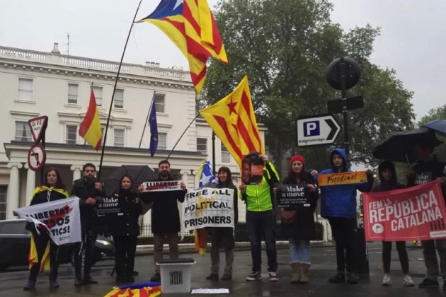 concentracio ambaixada londres