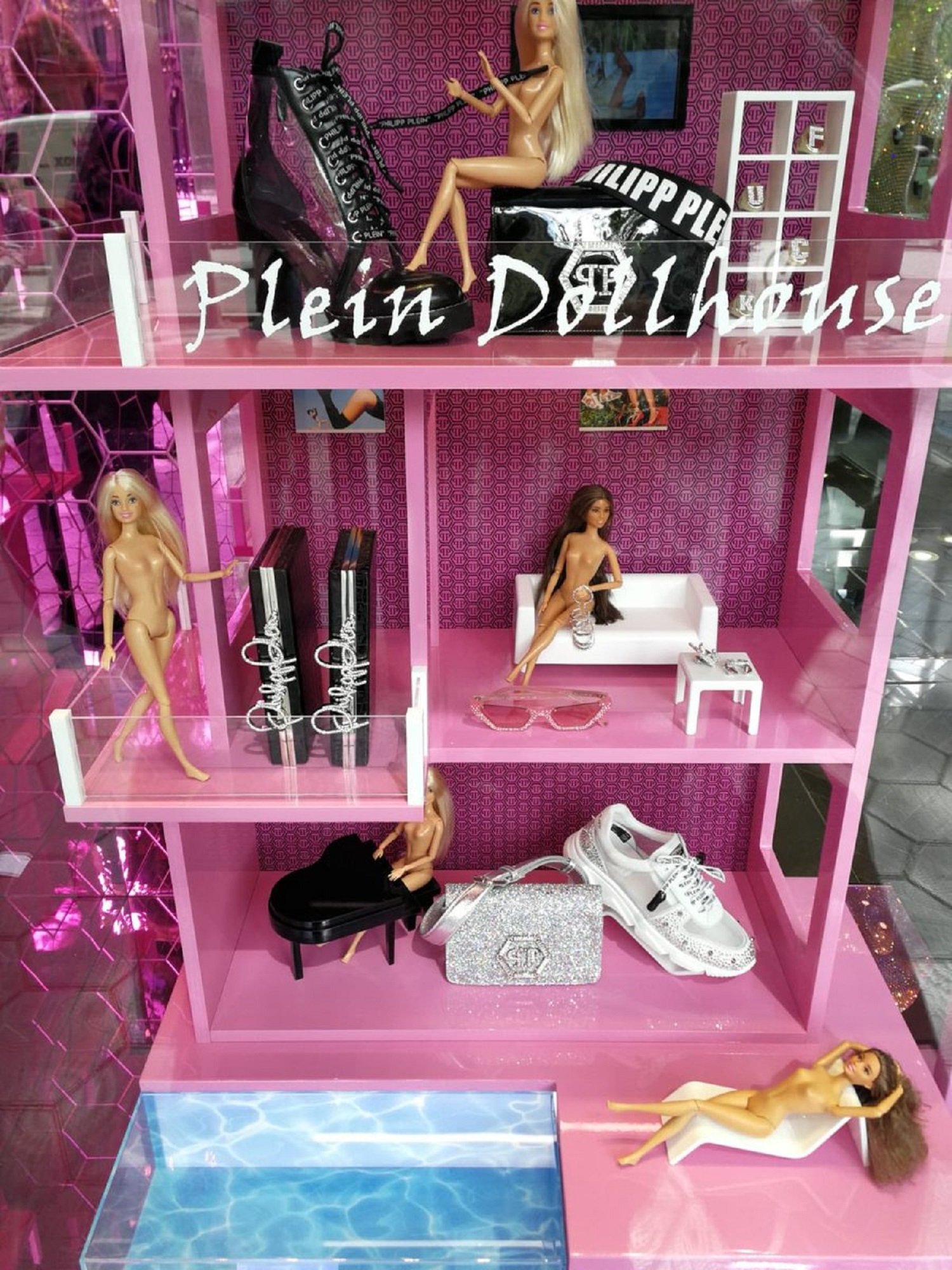 Barbie sexista online