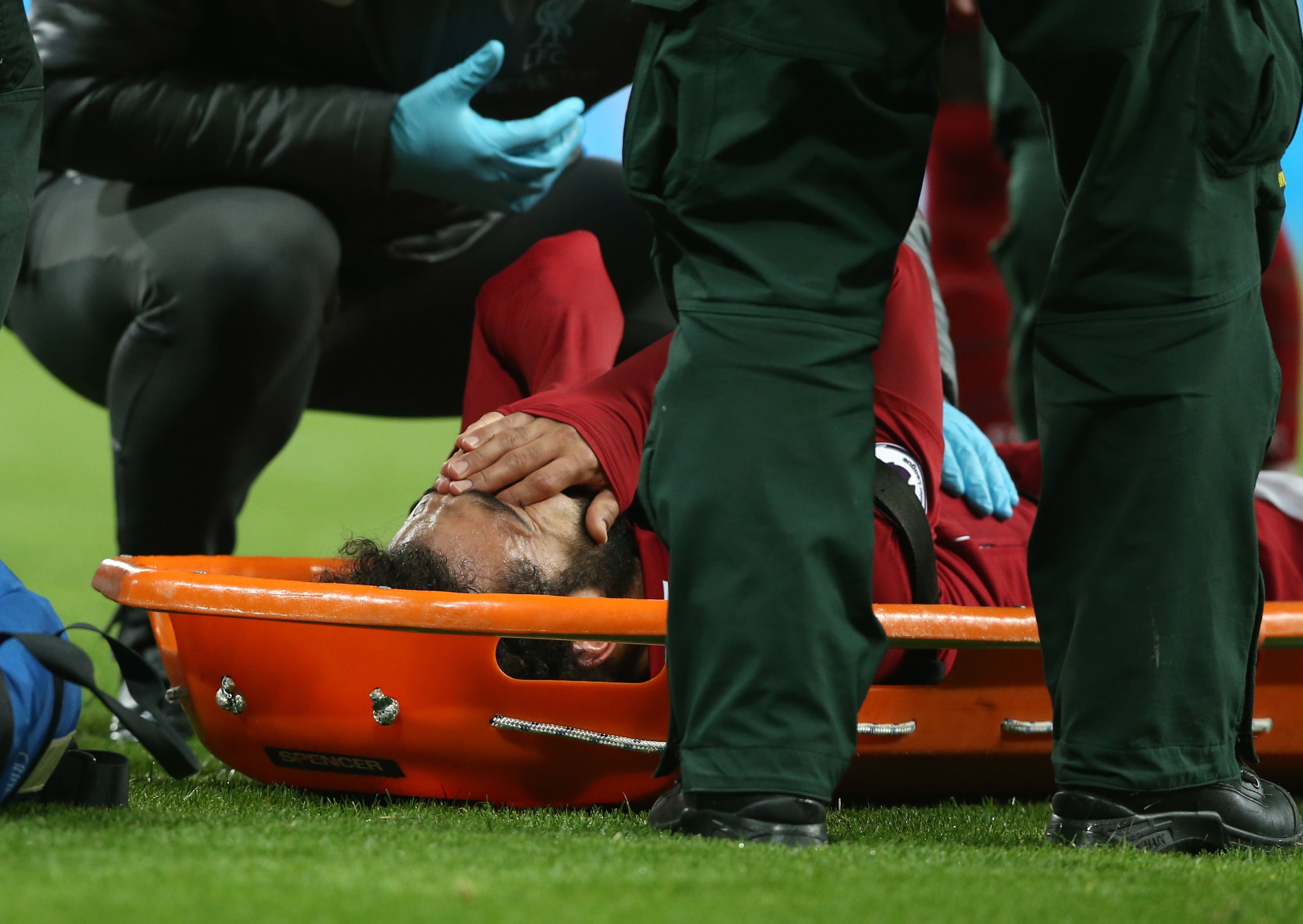 Salah se marcha llorando y peligra la Champions contra el Barça