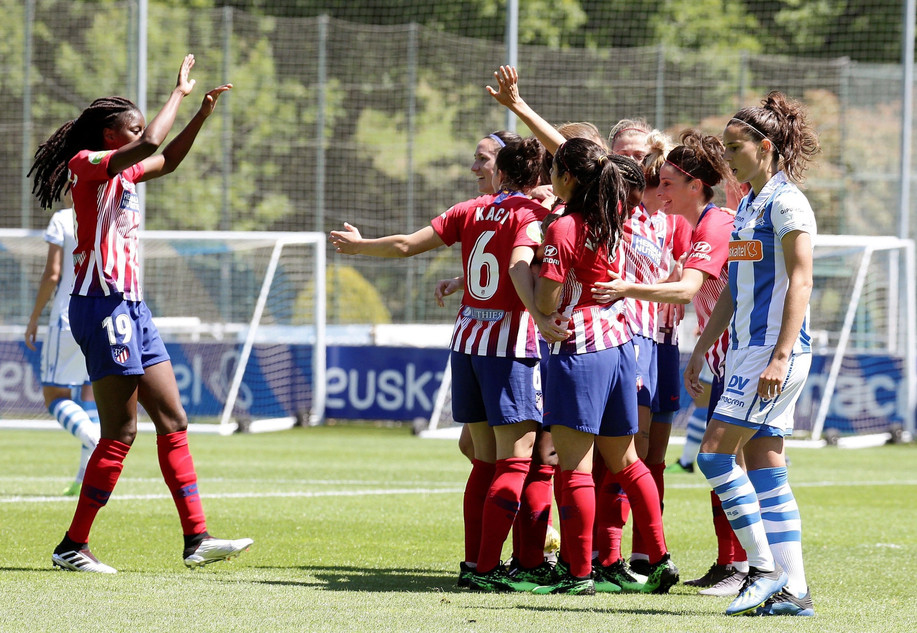 El Barça es torna a quedar sense Lliga i l'Atlètic reedita el títol