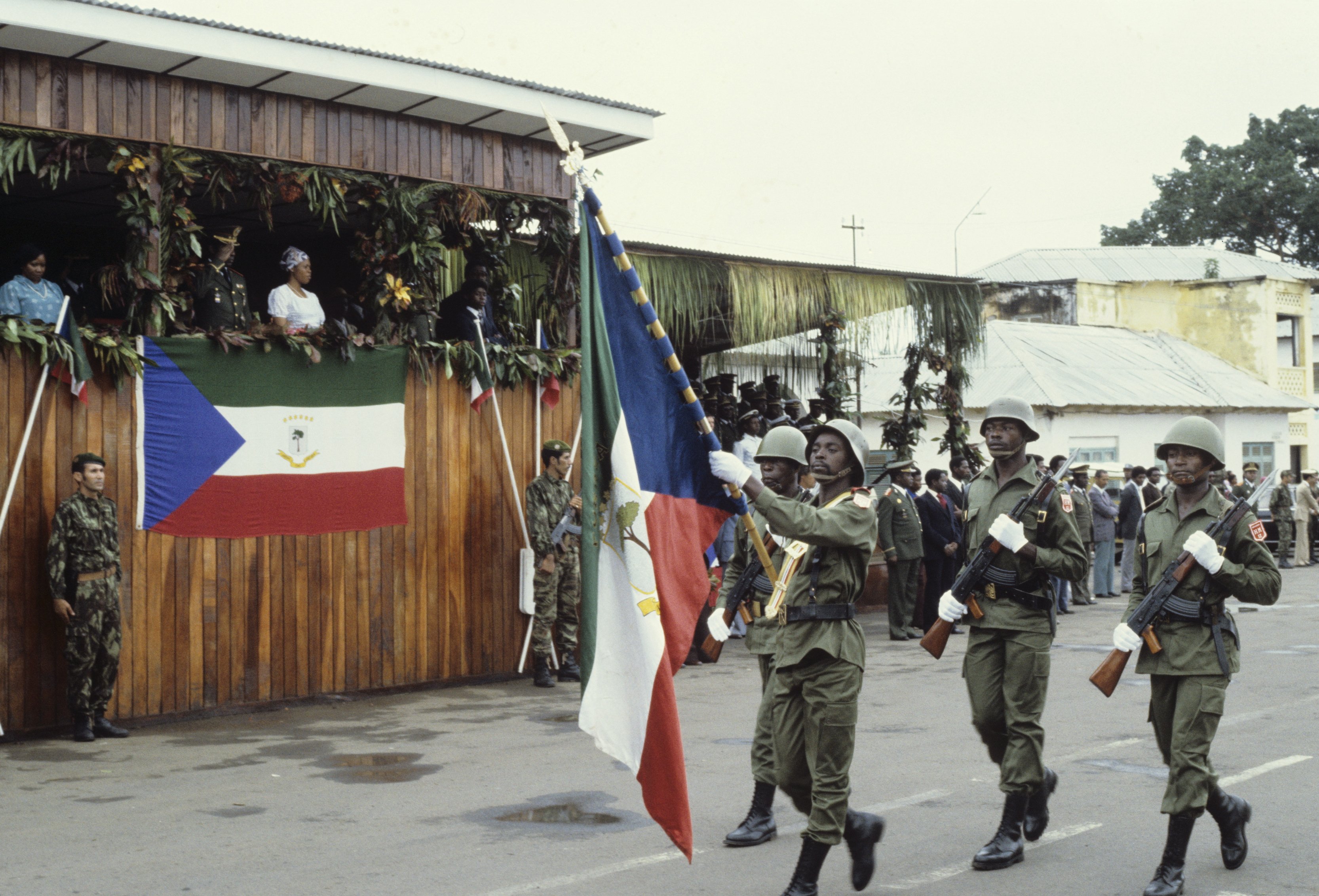 Quan l'ambaixada espanyola a Guinea estava sota setge. Un precedent al cas Leopoldo López