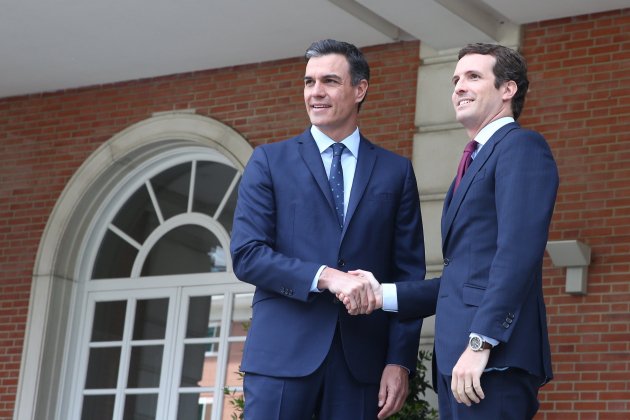 reunión Pedro Sáchez Pablo Casado Moncloa Foto Fernando Calvo y Borja Puig de la Bellacasa