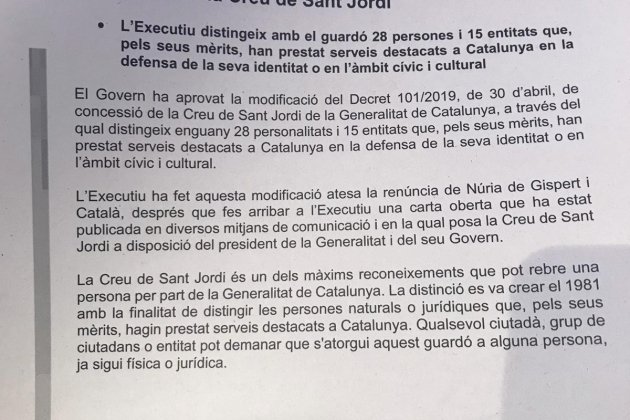 Certificació Govern retirada creu de Sant Jordi