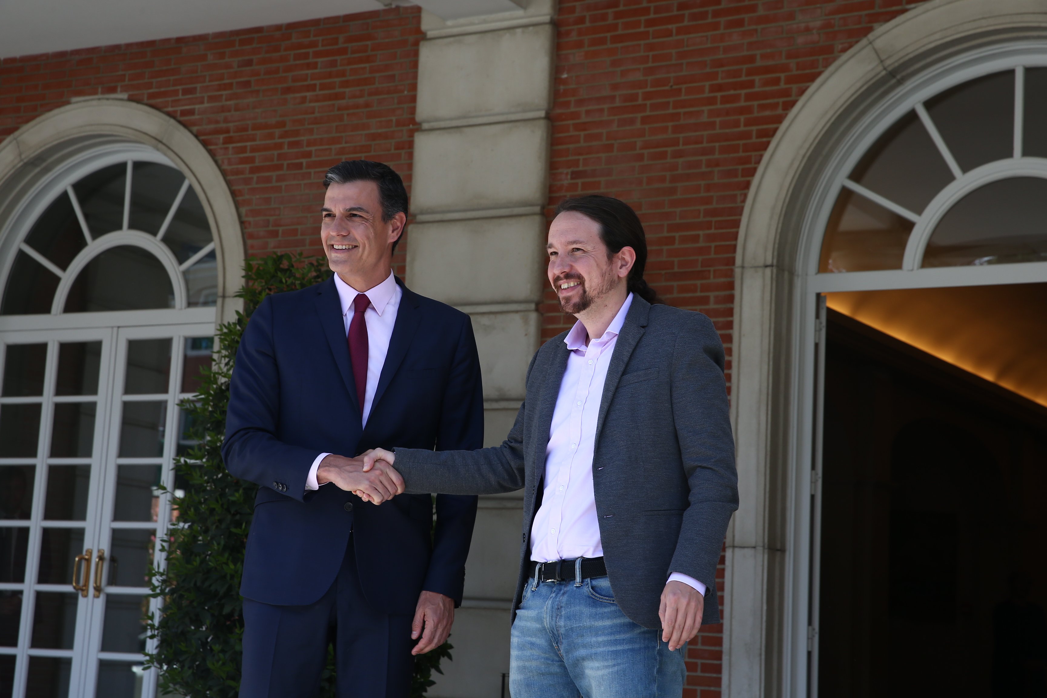 No mention of Catalan conflict resolution in Sánchez's programme negotiation with Iglesias