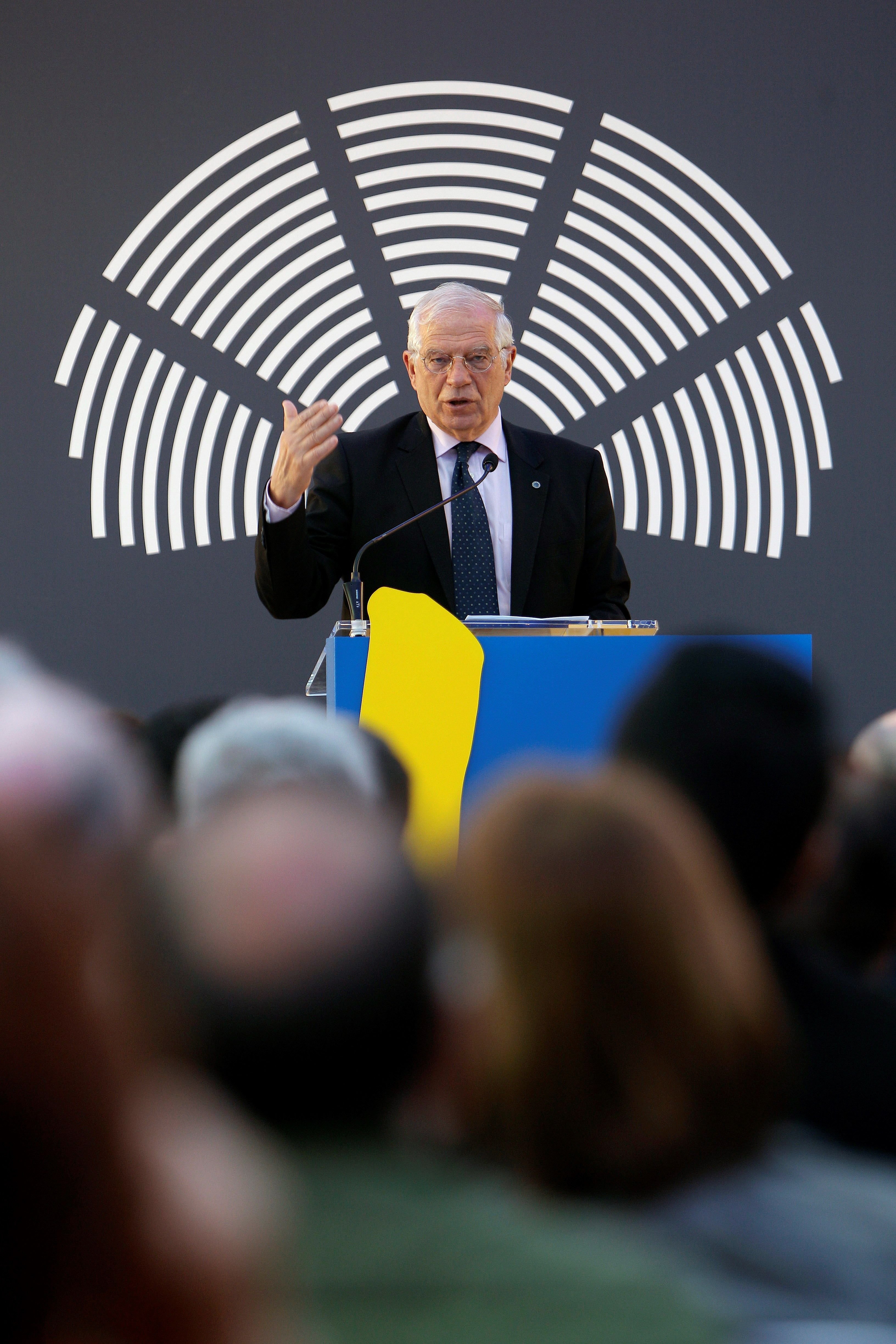 Borrell no veu "imprescindible" una coalició amb Podemos