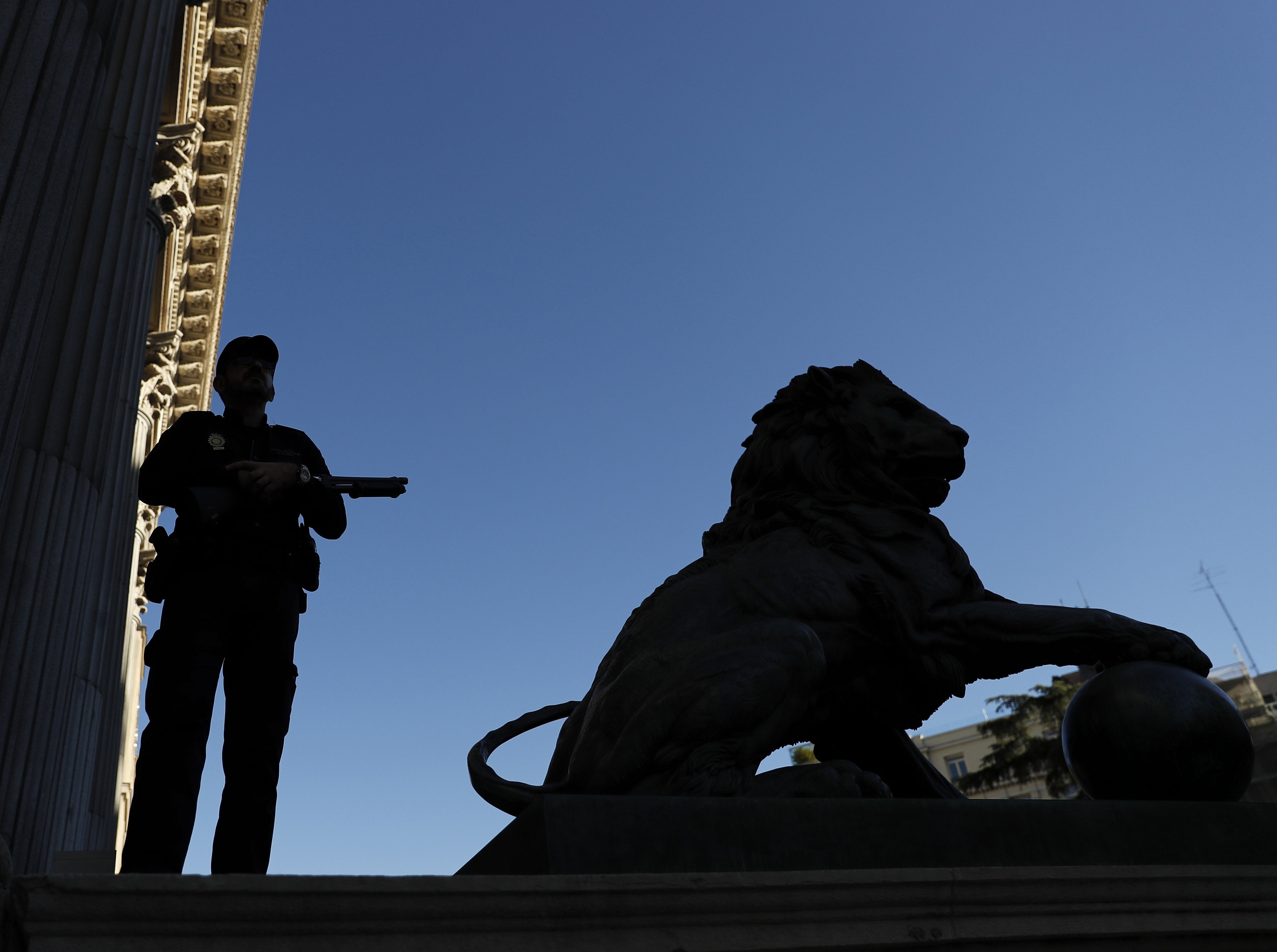 Spain's Congress prepares for Catalan prisoners to arrive as deputies