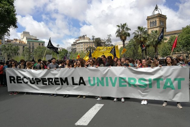 Manifestació Universitaris 9 maig   Anna Solé