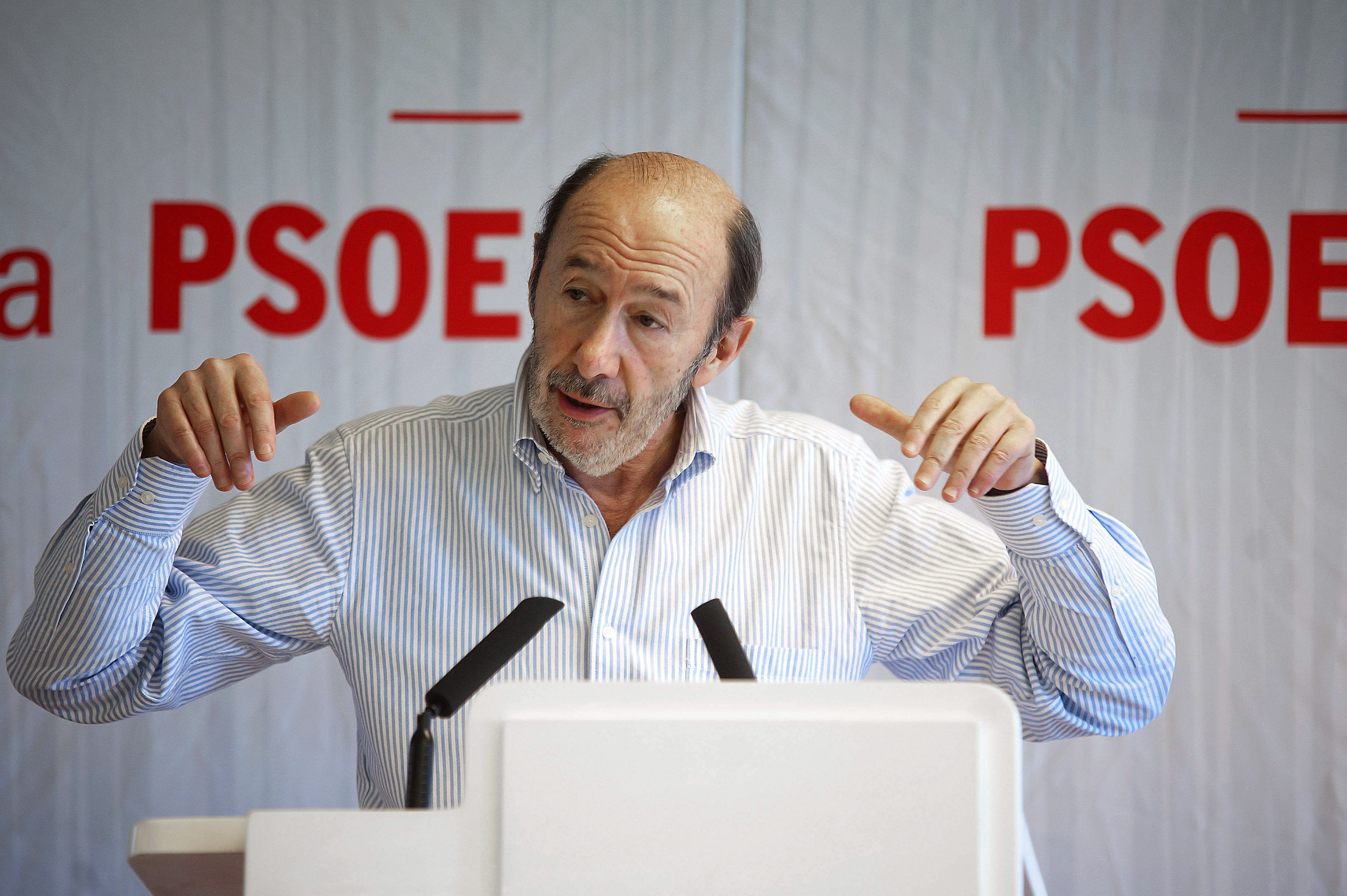 Rubalcaba va plantejar reformar la Constitució com a fre a l'independentisme