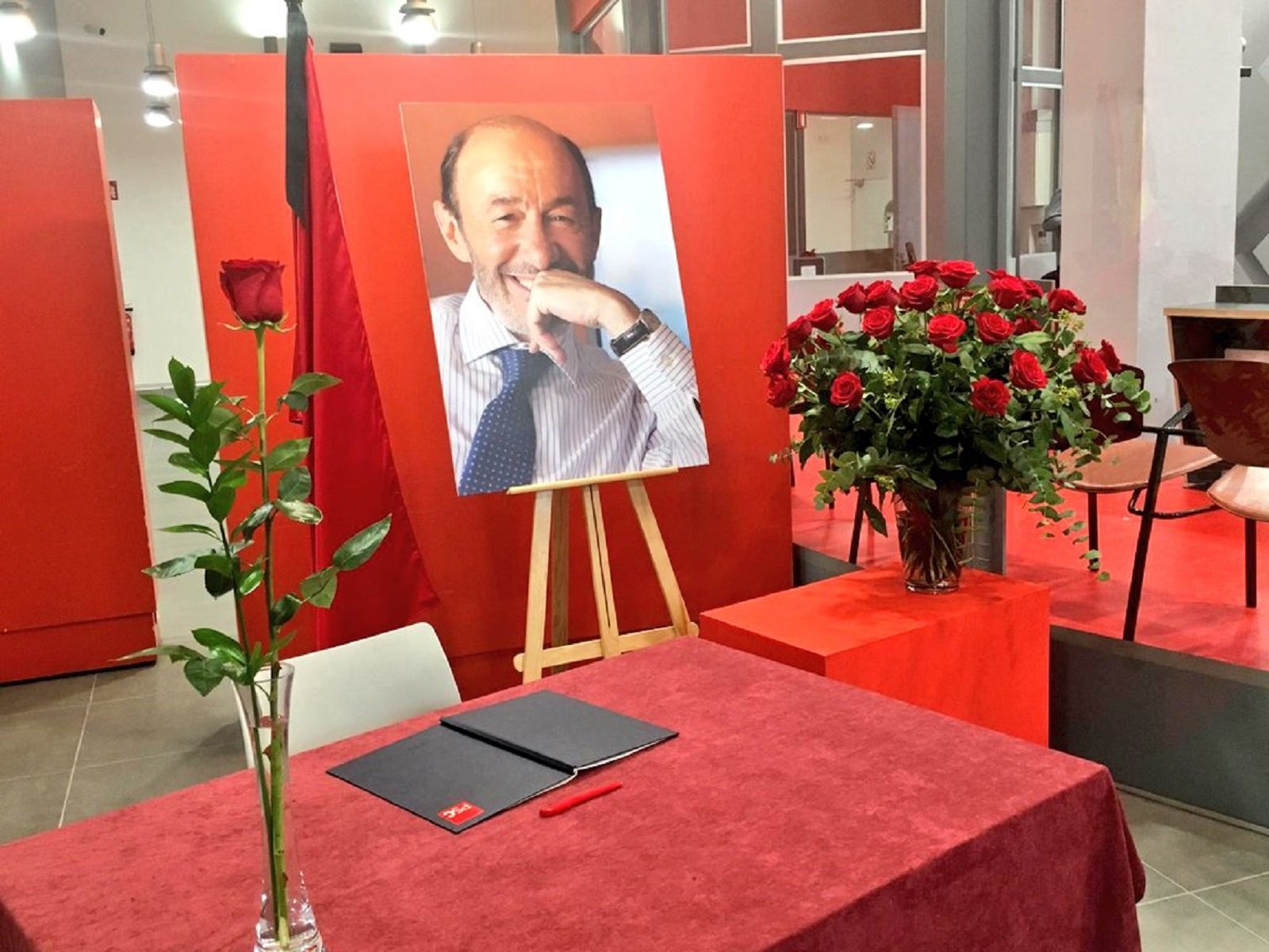 El PSC homenatja Rubalcaba