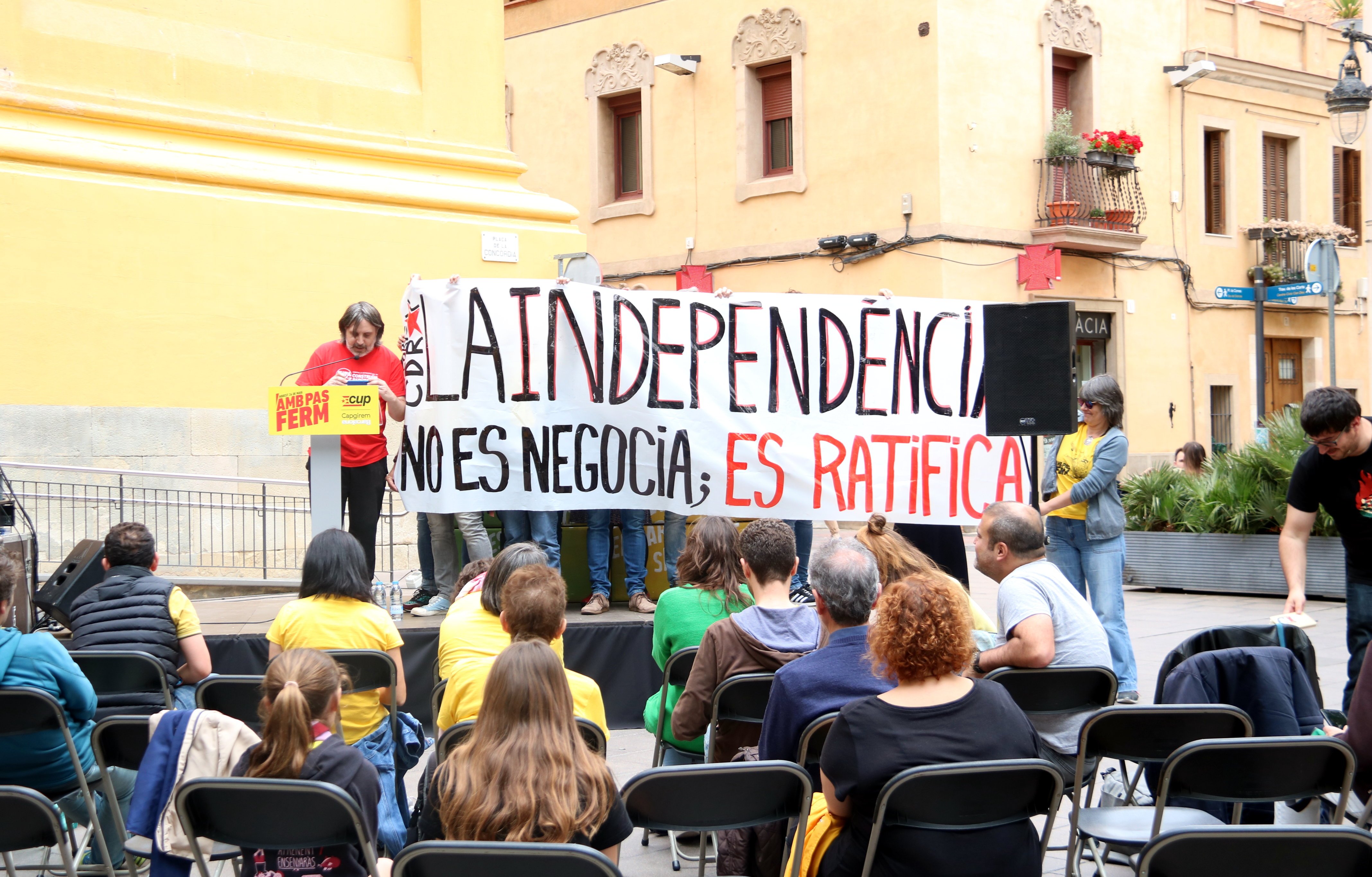 Los CDR irrumpen en un acto de la CUP