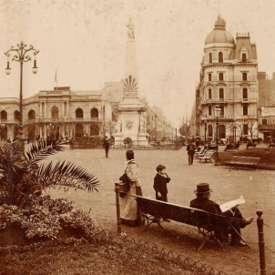 Avenida de Mayo, prop del Teatro del Provenir. Buenos Aires (1890). Font Taringa Avenida de Mayo, prop del Teatro del Provenir. Buenos Aires (1890). Font Taringa