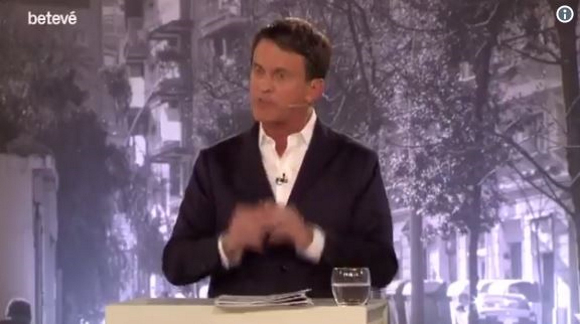 VÍDEO: El tens Manuel Valls (quan talla la moderadora)