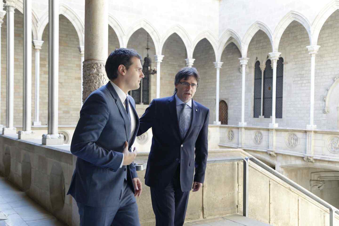 Rivera insta a Puigdemont a no quedar al margen de las reformas del Estado