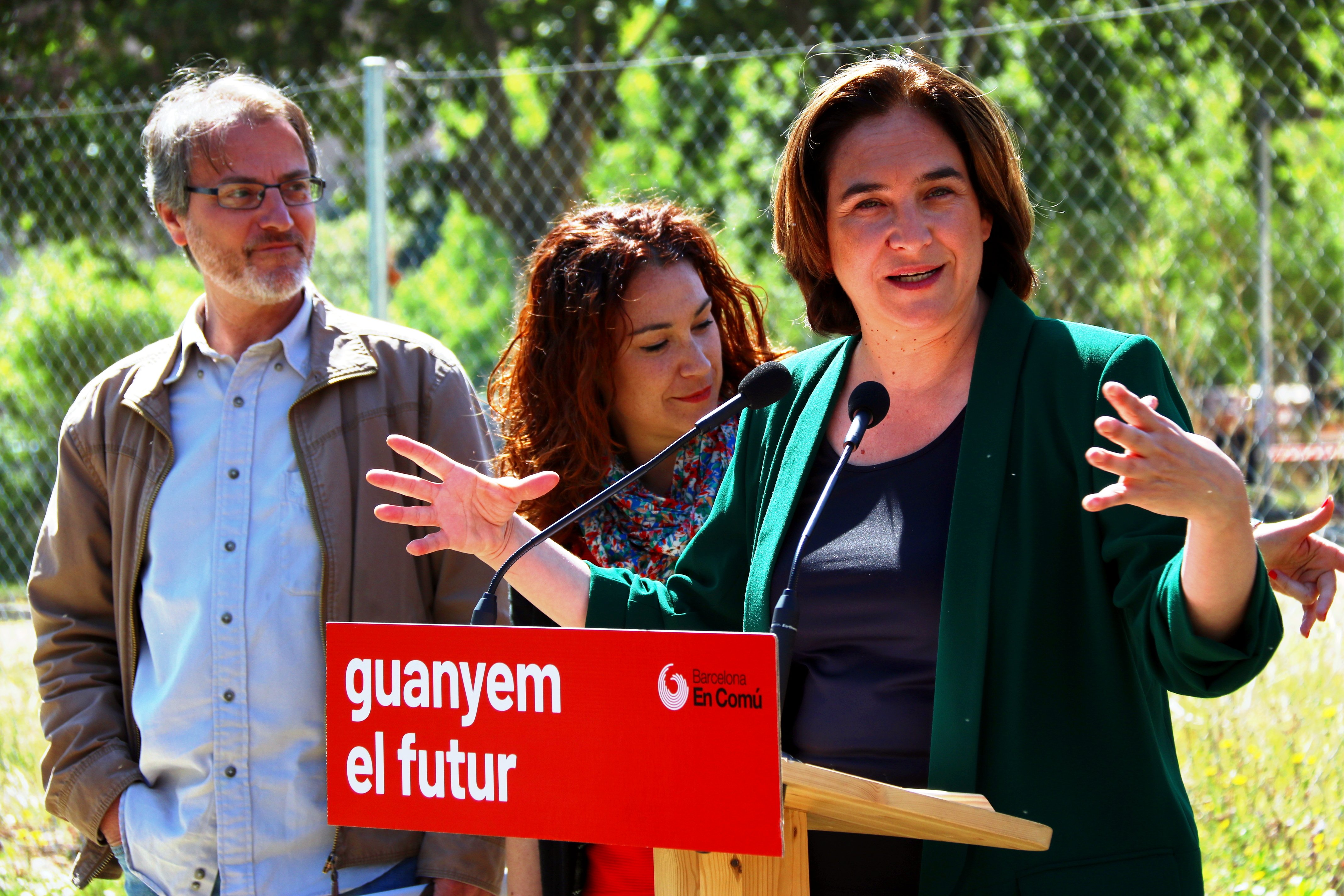 Colau celebra que la CUP quiera "implicarse" en el gobierno