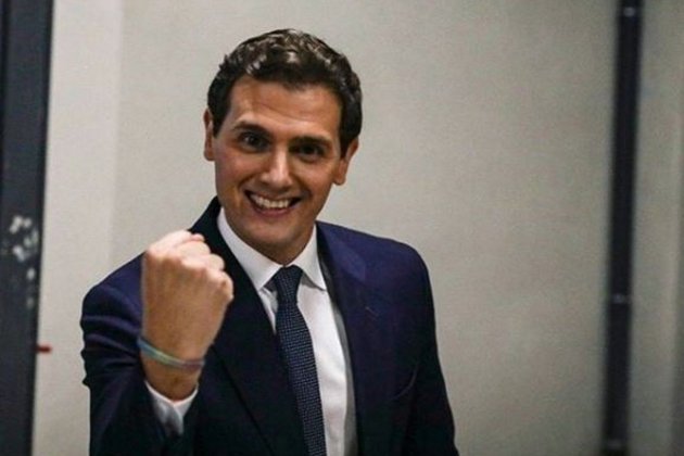 albert rivera puño @albertriveradiaz