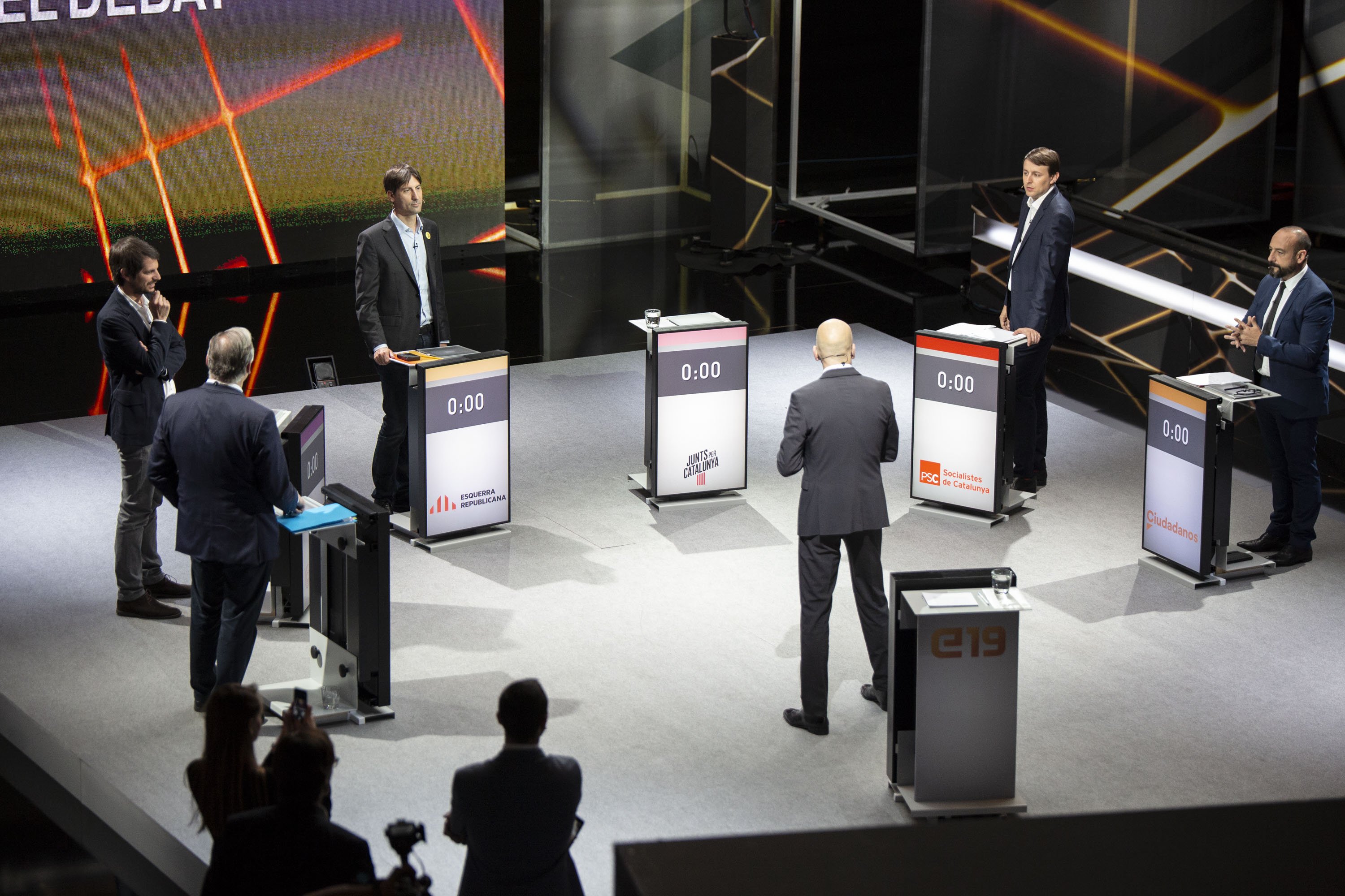 Puigdemont y Junqueras, protagonistas ausentes del debate de TV3 a pesar de los vetos