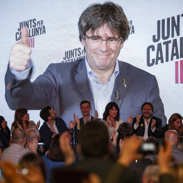 Puigdemont pantalla acte JxCat Sergi Alcàzar