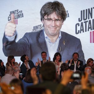 Puigdemont pantalla acte JxCat Sergi Alcàzar Puigdemont pantalla acte JxCat Sergi Alcàzar