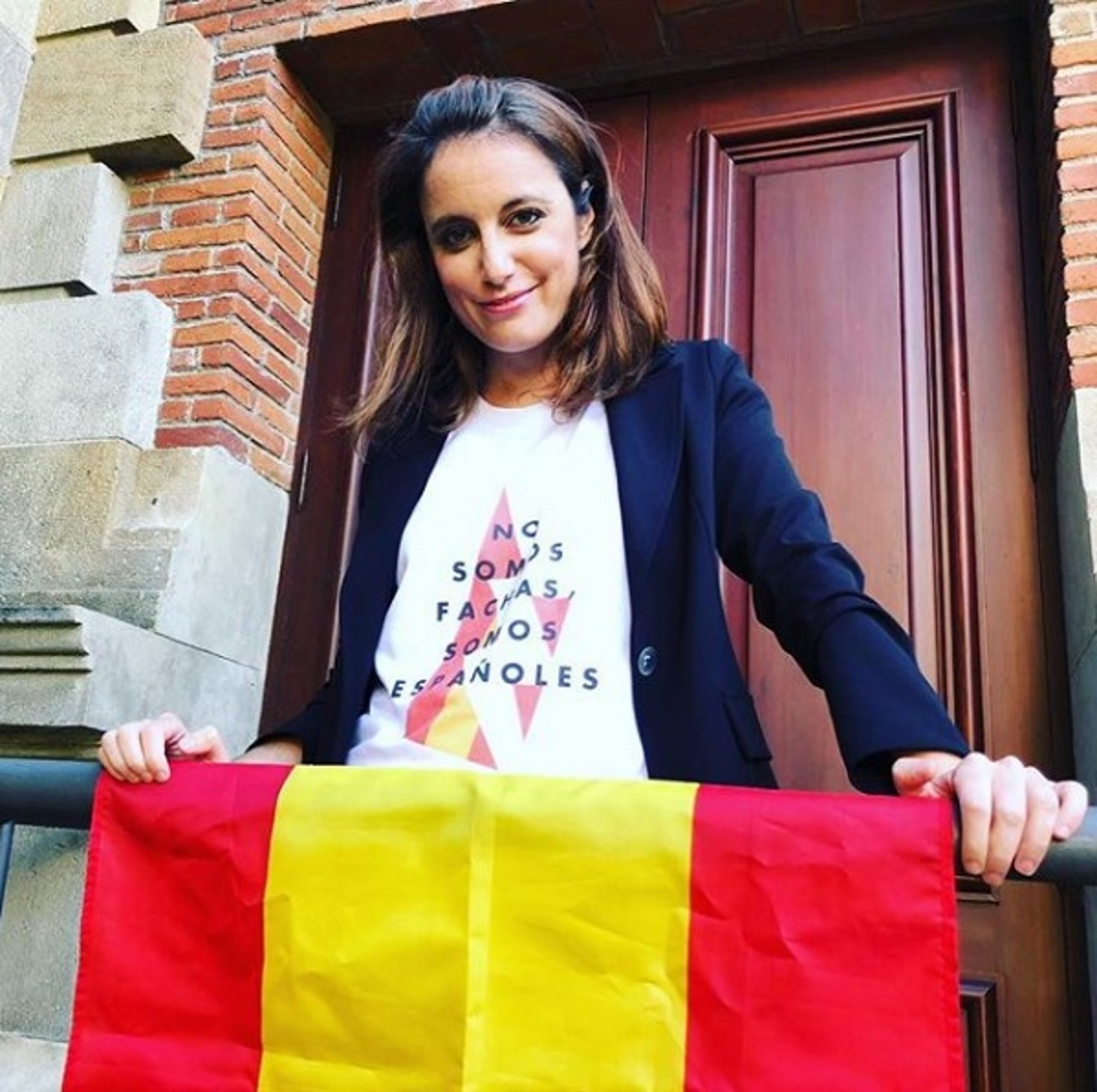 andrea levy bandera española no somos fachas instagram