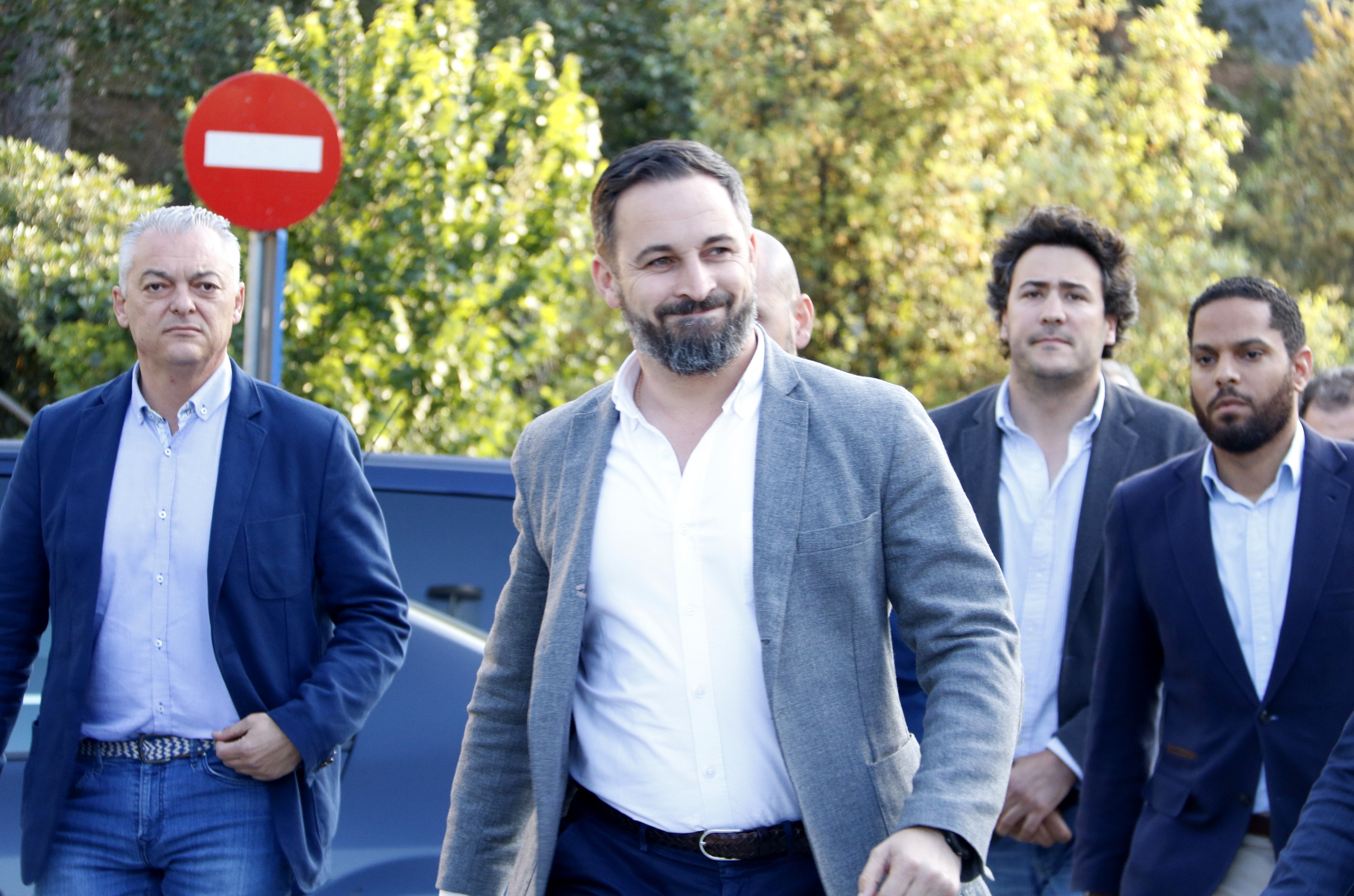 VÍDEO: Abuchean a Abascal en su llegada a un acto en Barcelona