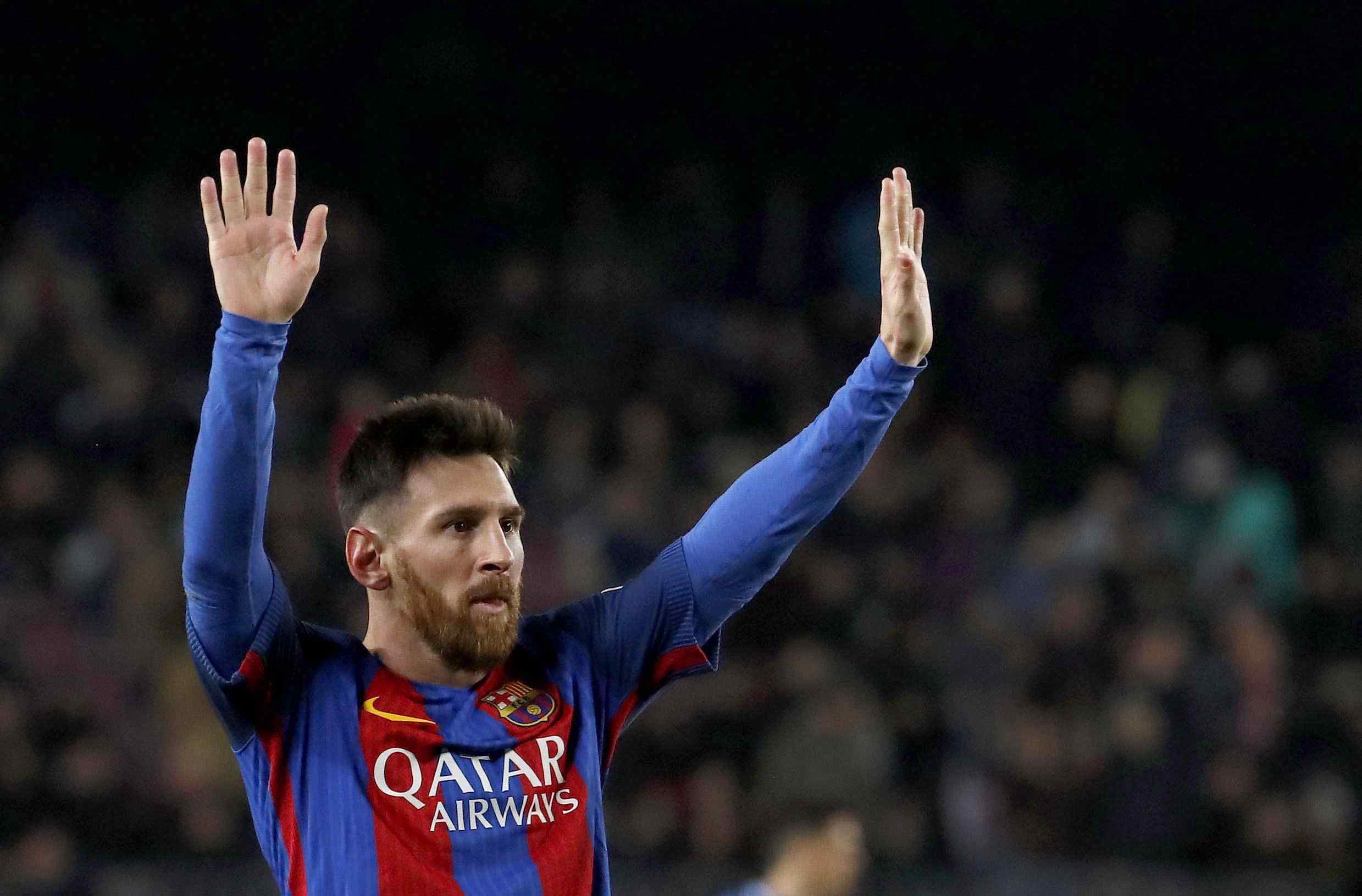 El genio de Messi tiñe el derbi de blaugrana (4-1)