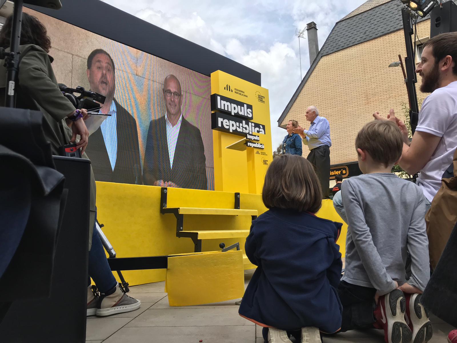 VÍDEO: Junqueras es retroba amb Sant Vicenç dels Horts després d'un any i mig