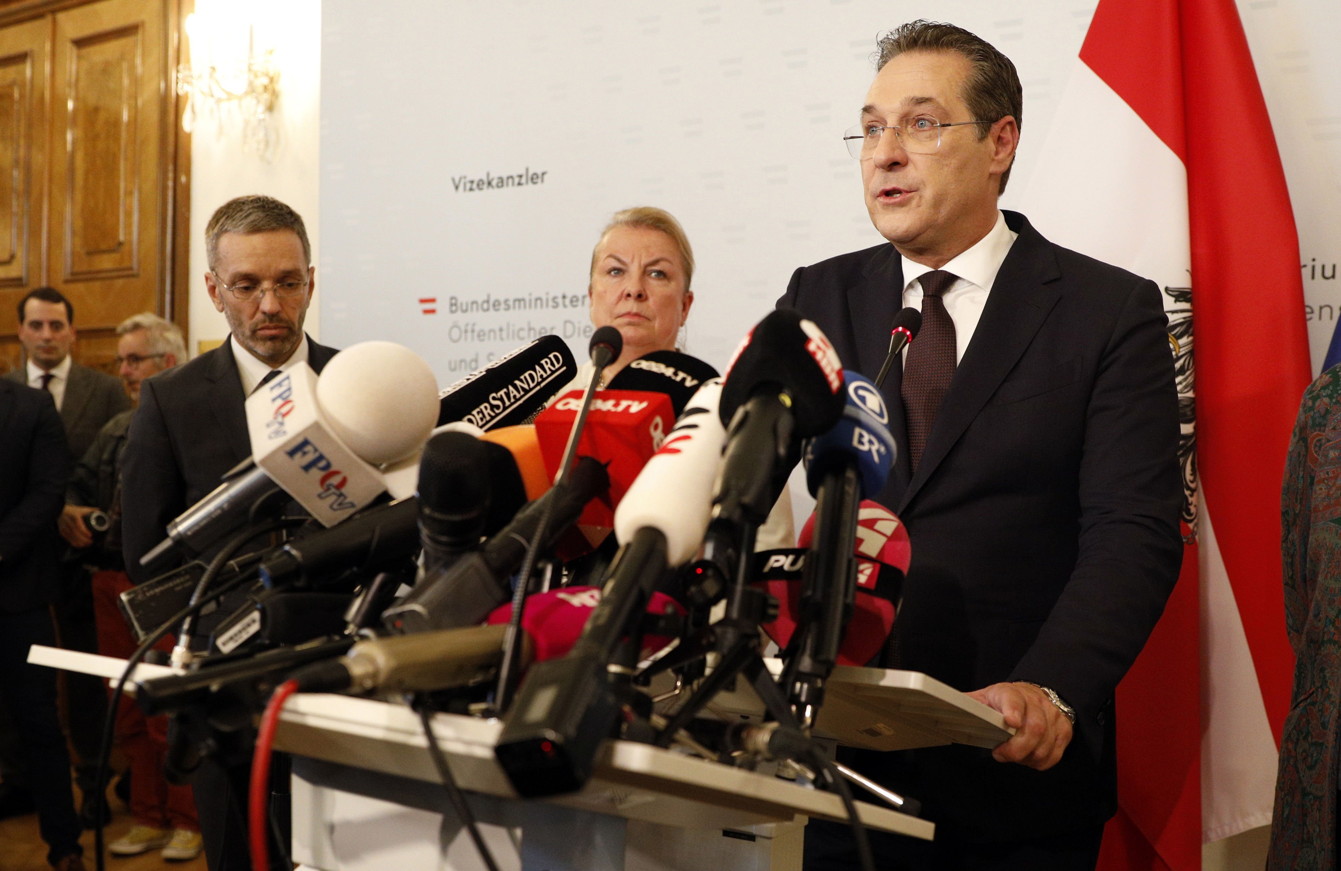 Dimiteix el canceller ultra austríac per un cas de corrupció