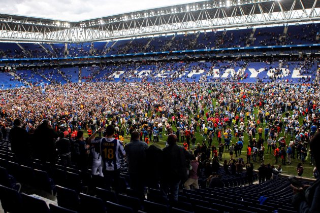 Invasión campo Español RCDE Stadium EFE