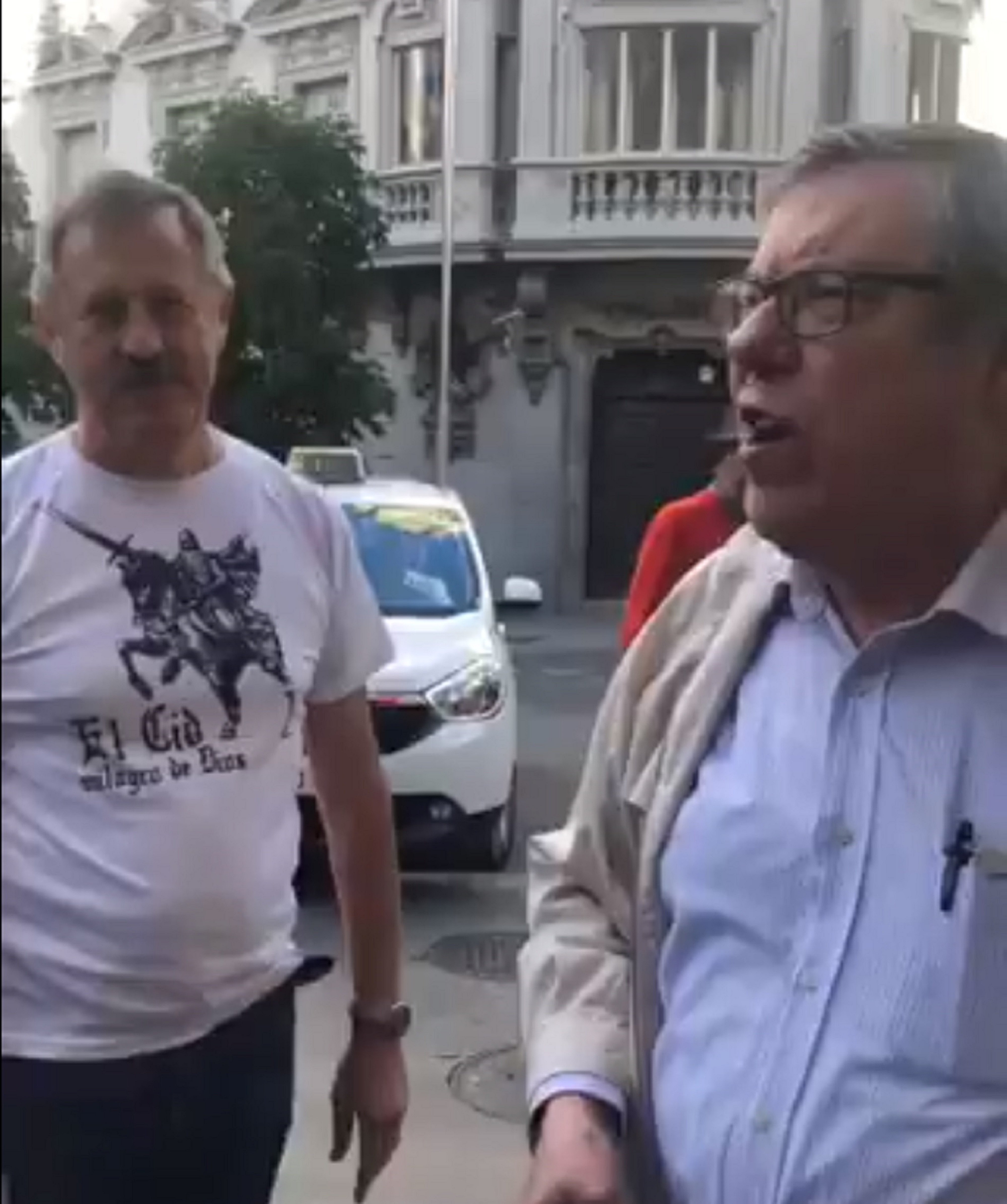 Tirade of abuse against Catalan political party members on Madrid street