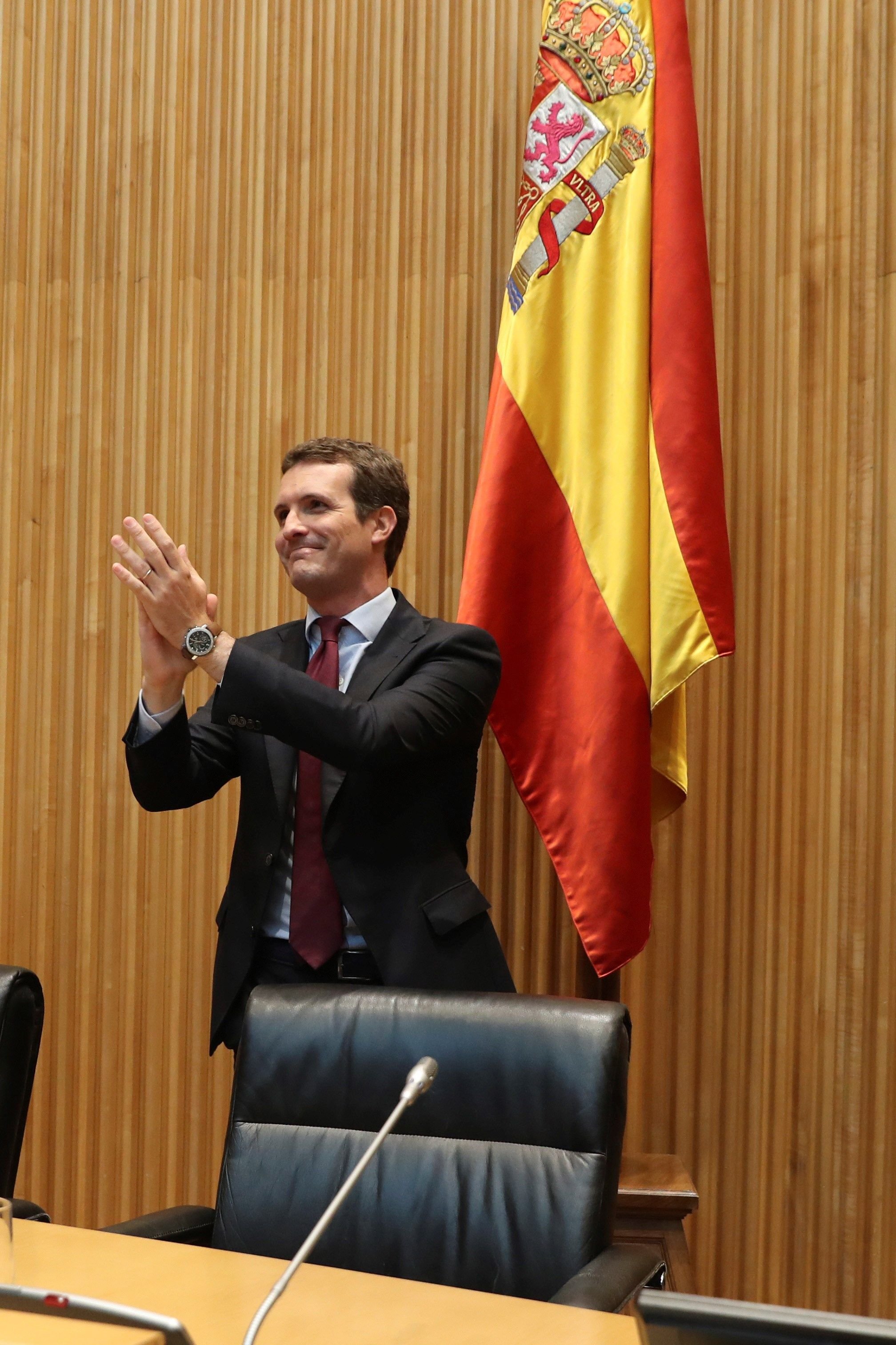 Casado titlla l'acreditació dels presos de "provocació" i exigeix suspendre'ls