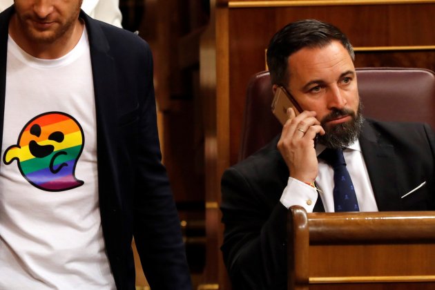 Camisetas reivindicativas Congreso - Santiago Abascal LGTBI - EFE