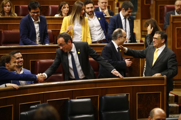 Iglesias Rull donada de mà constitució Congrés - ACN Iglesias Rull donada de mà constitució Congrés - ACN