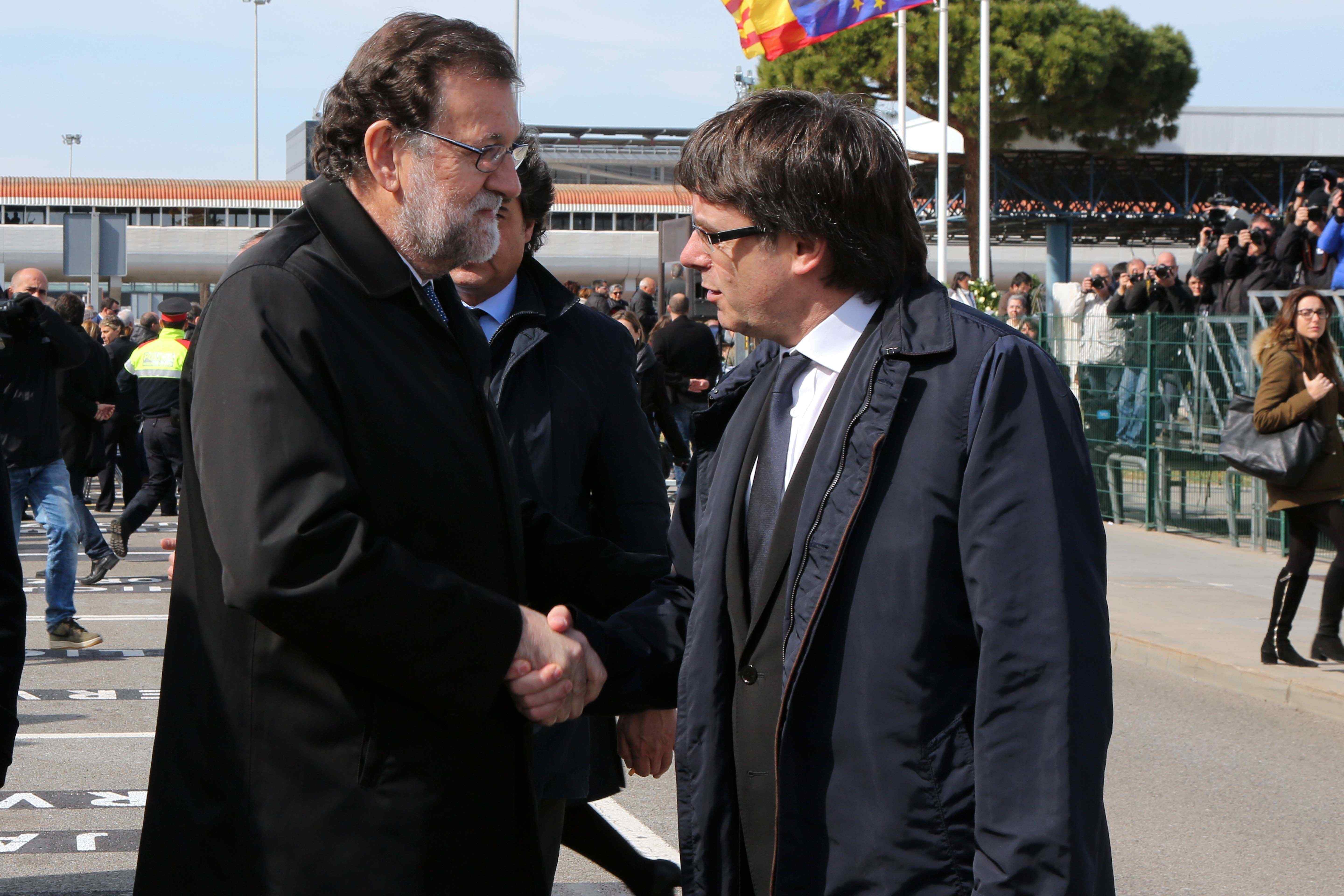 Rajoy y Puigdemont se reúnen el miércoles en la Moncloa