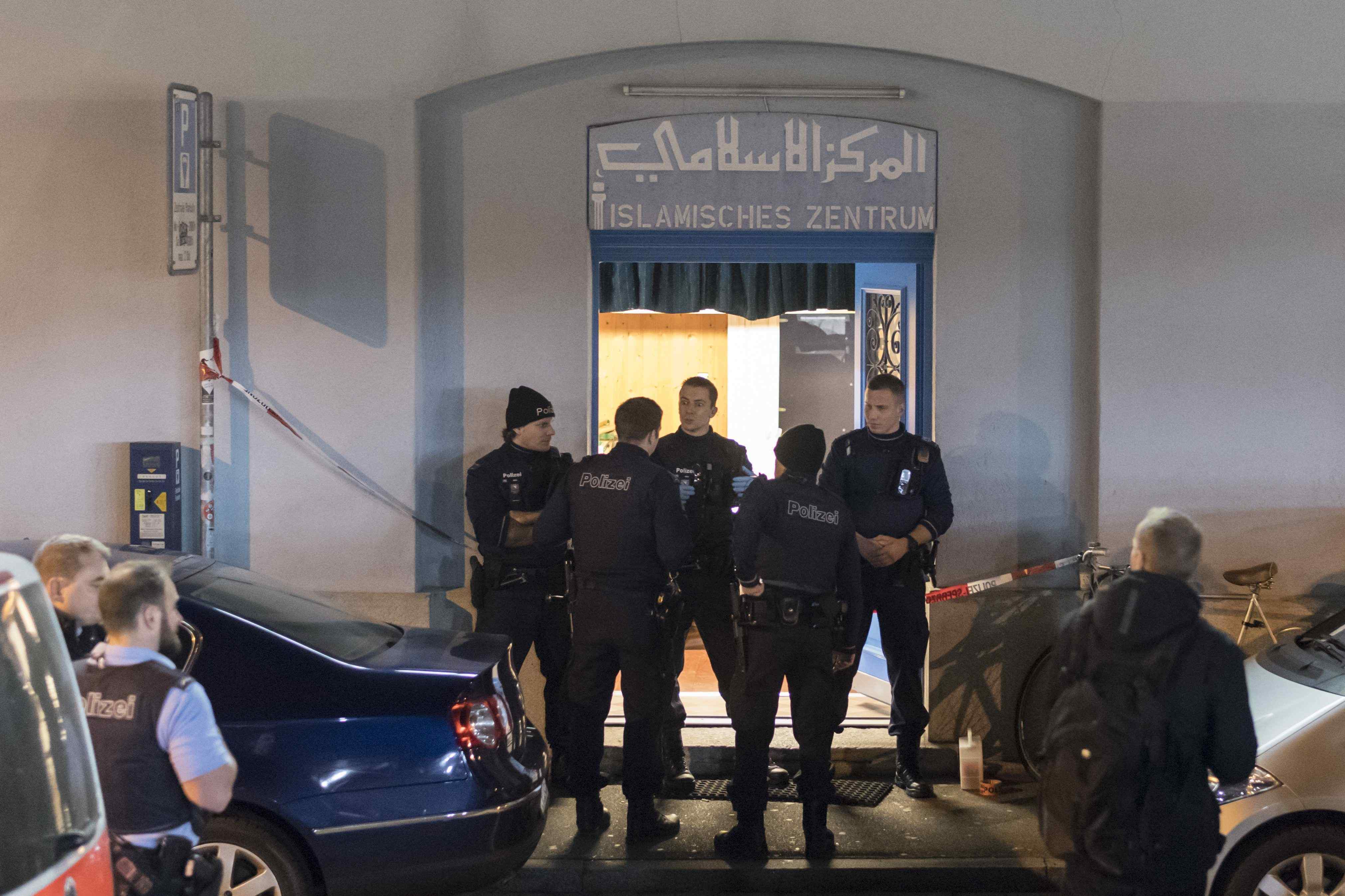 Tres heridos por disparos en un centro de oración islámico en Zurich